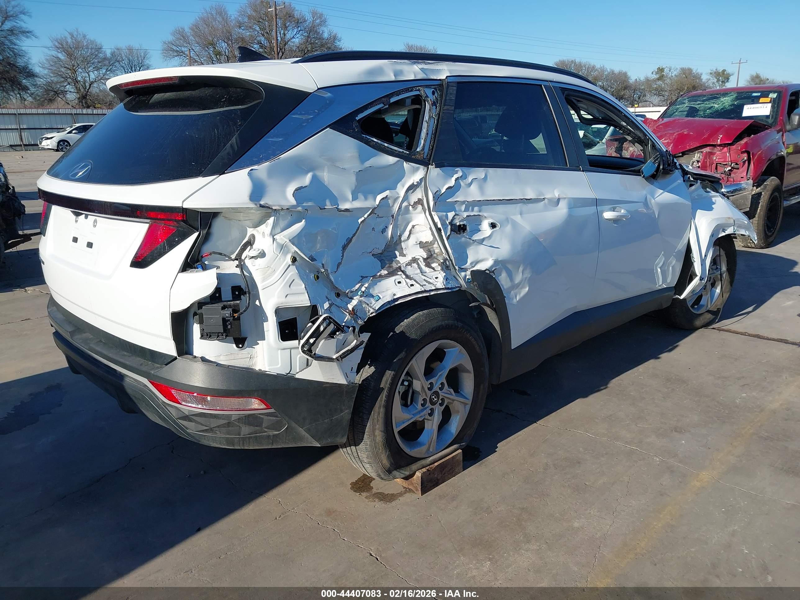 HYUNDAI TUCSON image 4