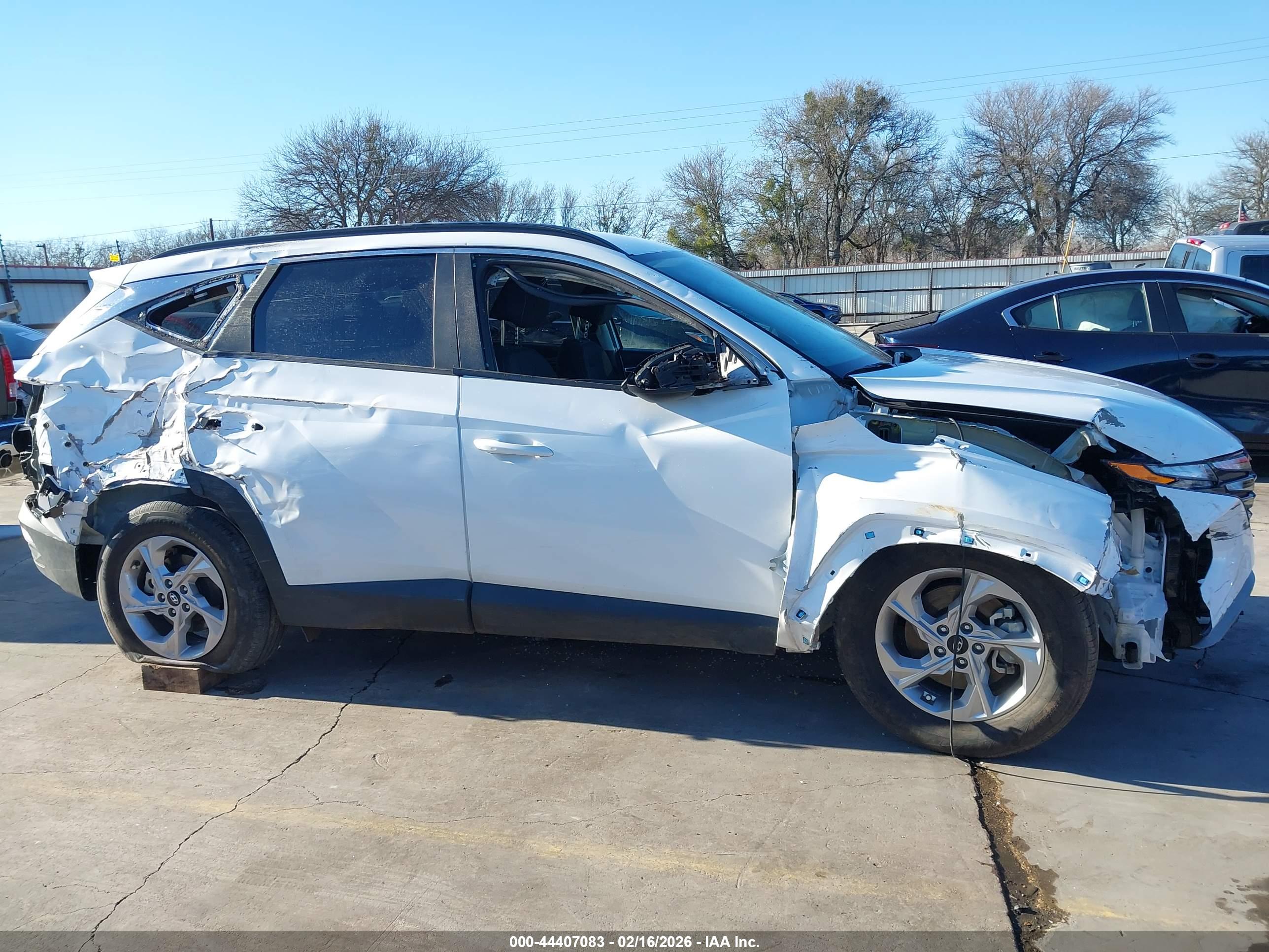 HYUNDAI TUCSON image 6