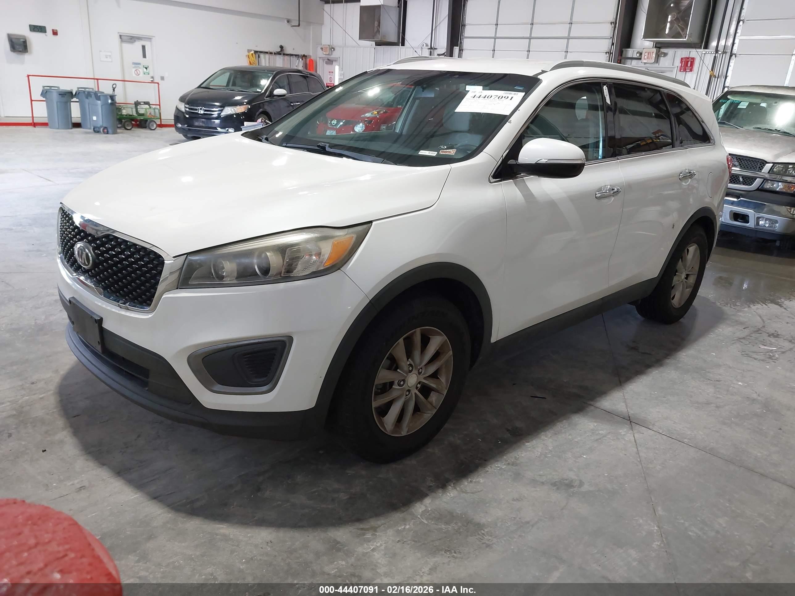 KIA SORENTO image 2