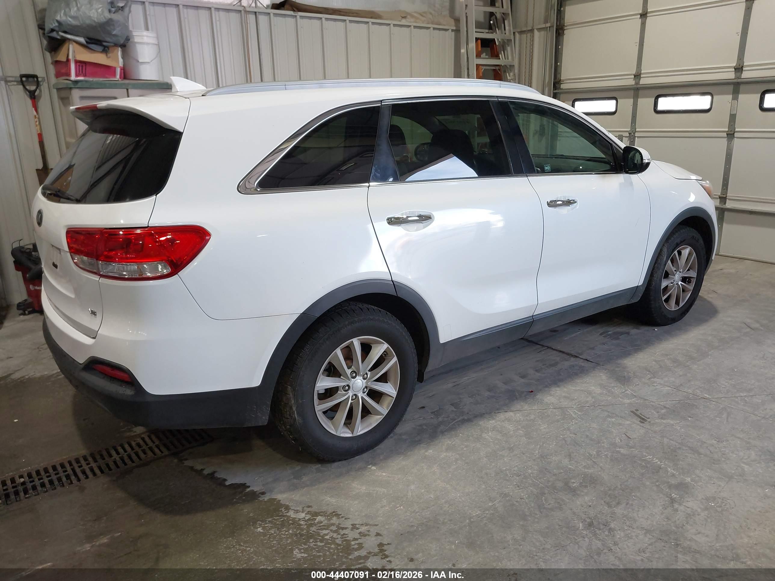 KIA SORENTO image 4