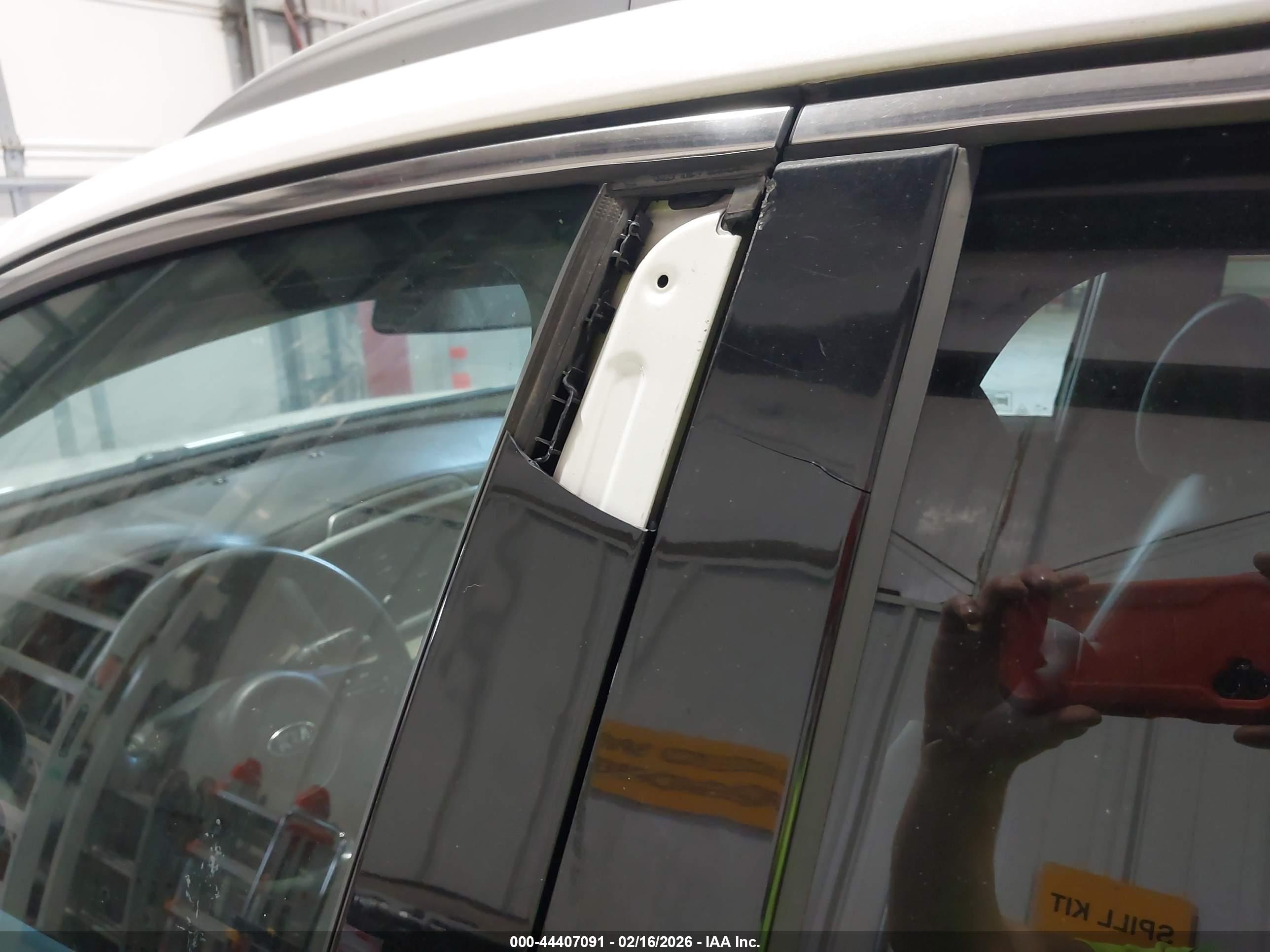KIA SORENTO image 6