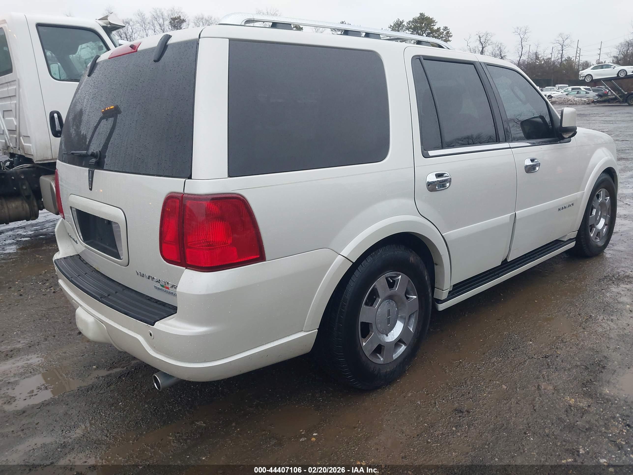 LINCOLN NAVIGATOR image 4
