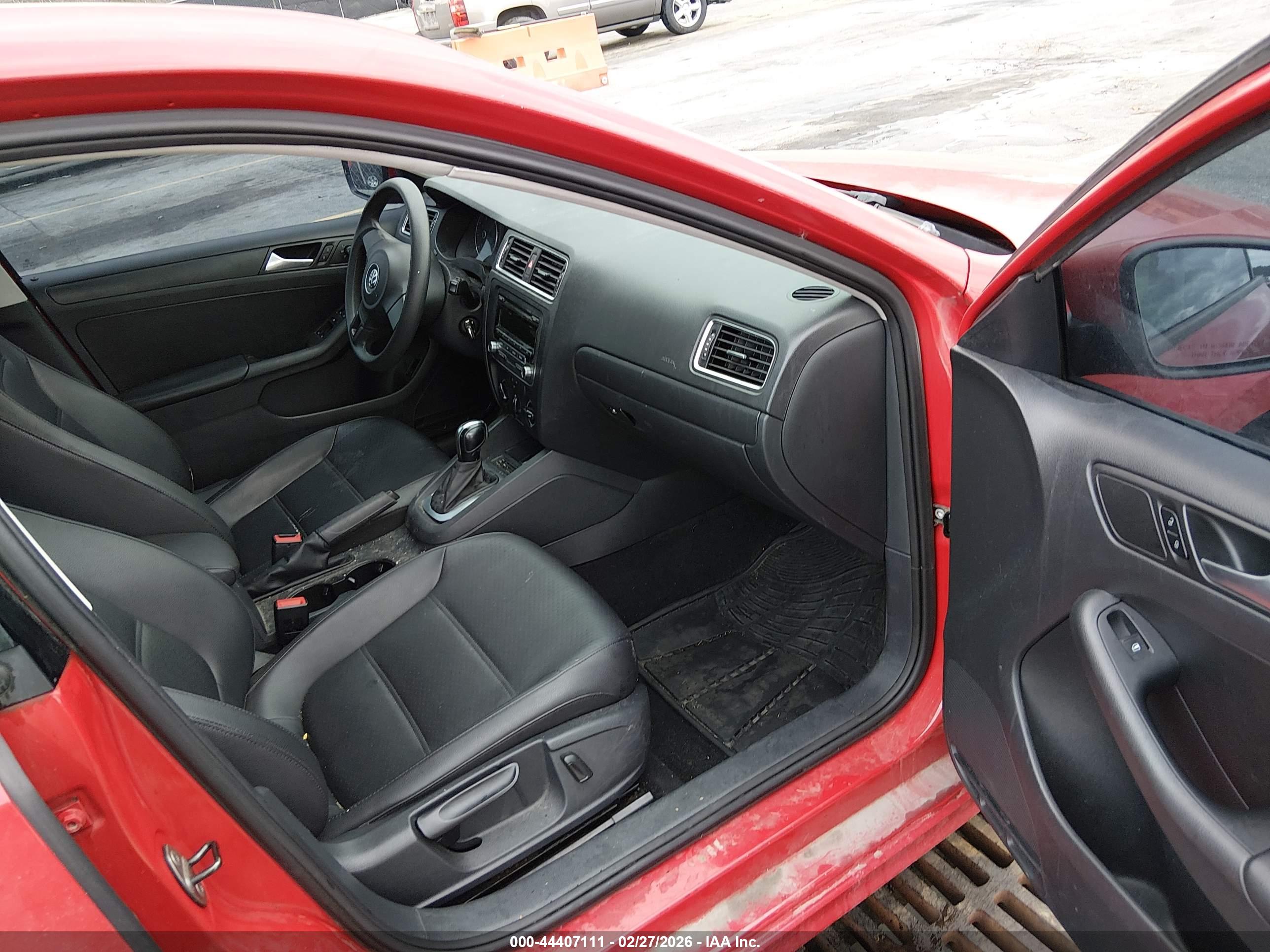 VOLKSWAGEN JETTA image 5