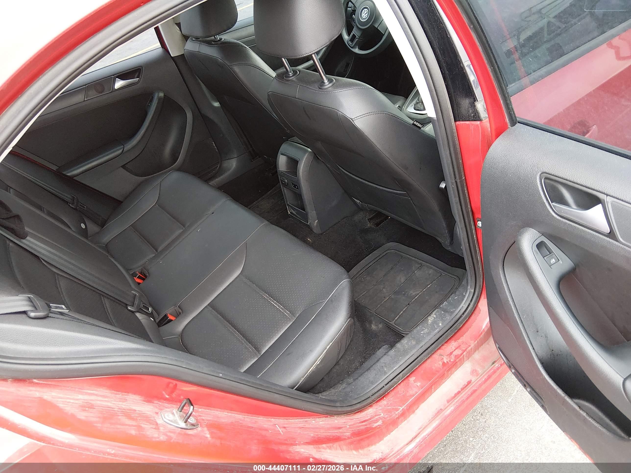 VOLKSWAGEN JETTA image 8