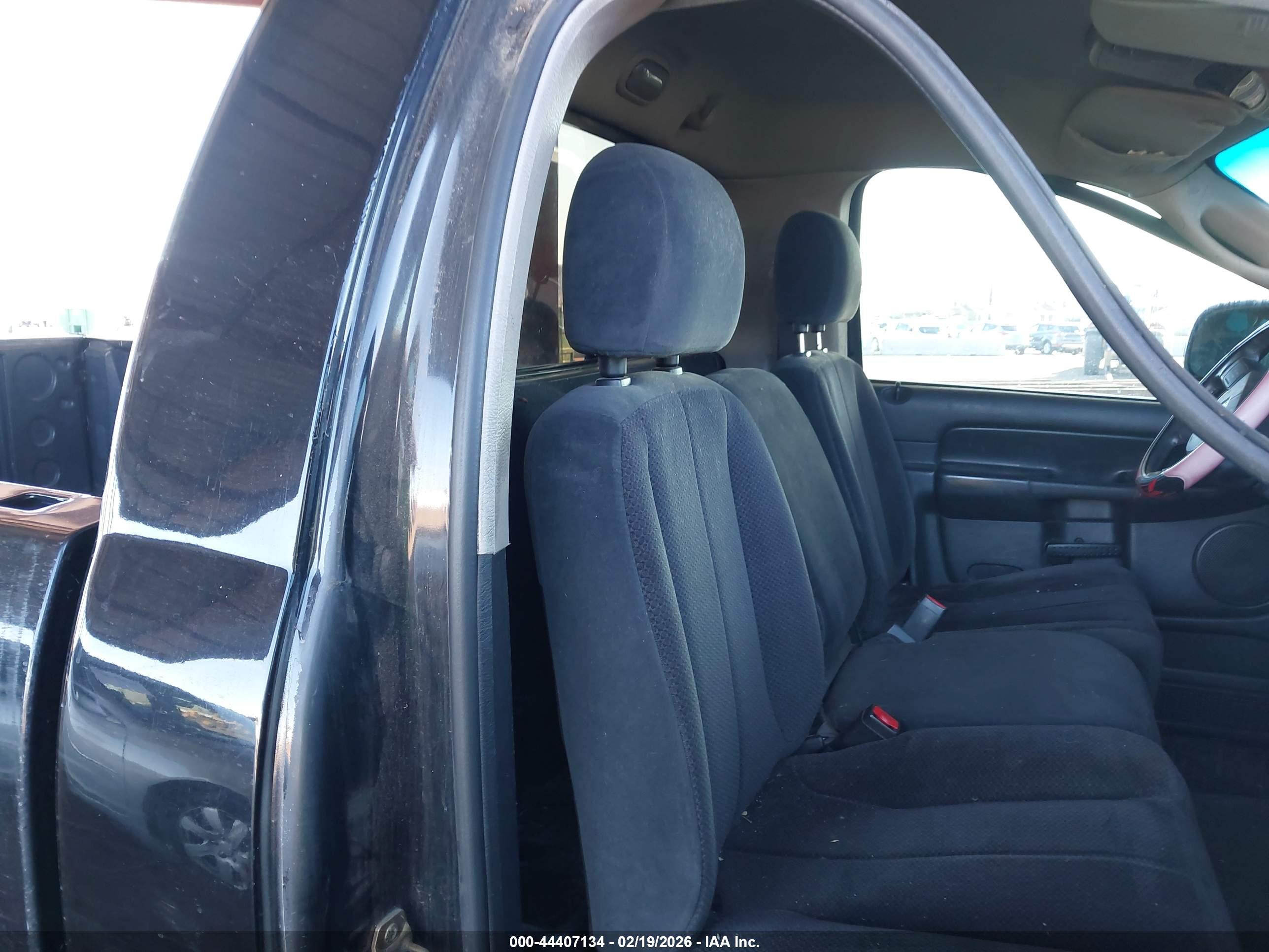 DODGE RAM image 8