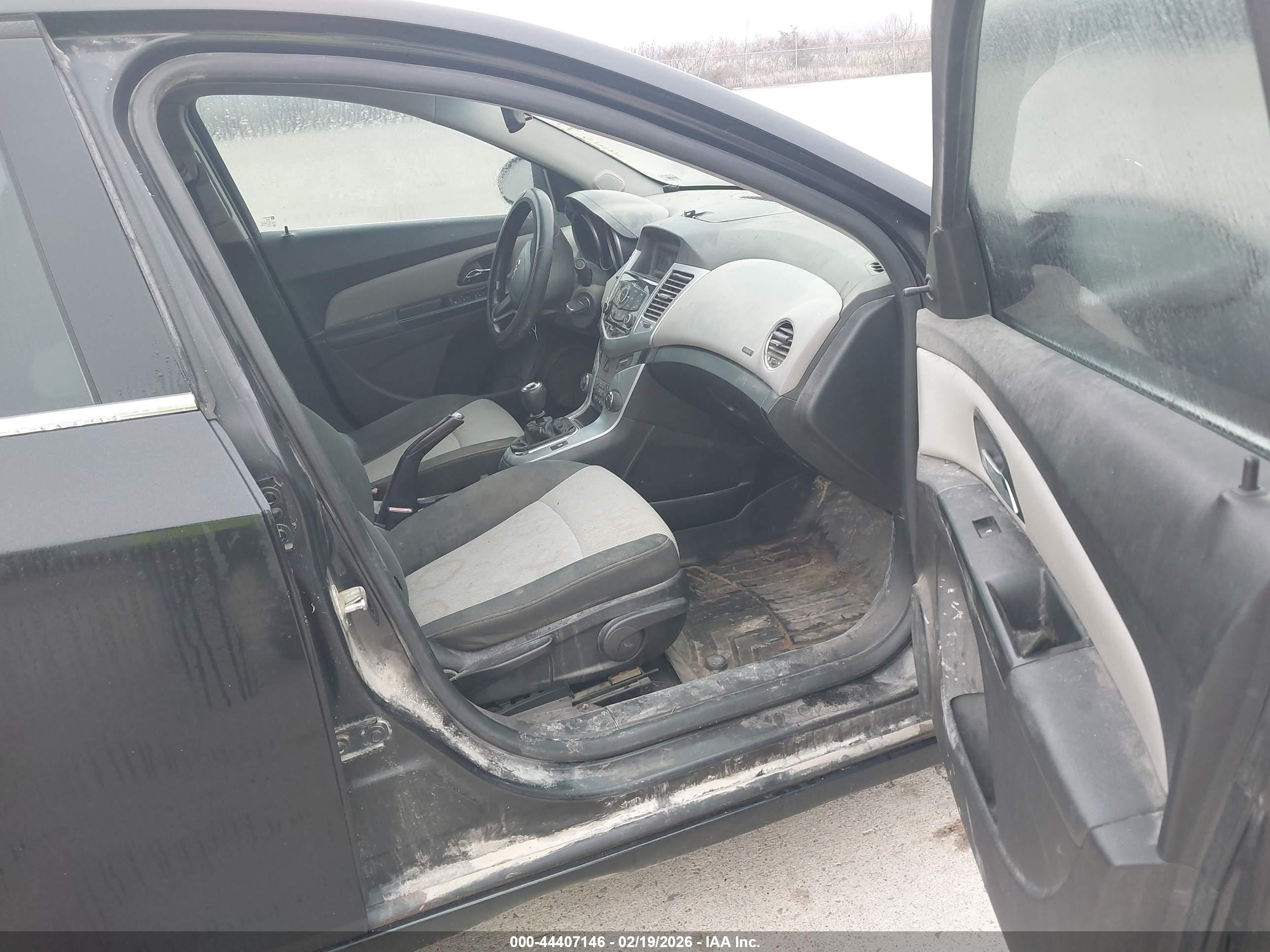 CHEVROLET CRUZE image 5