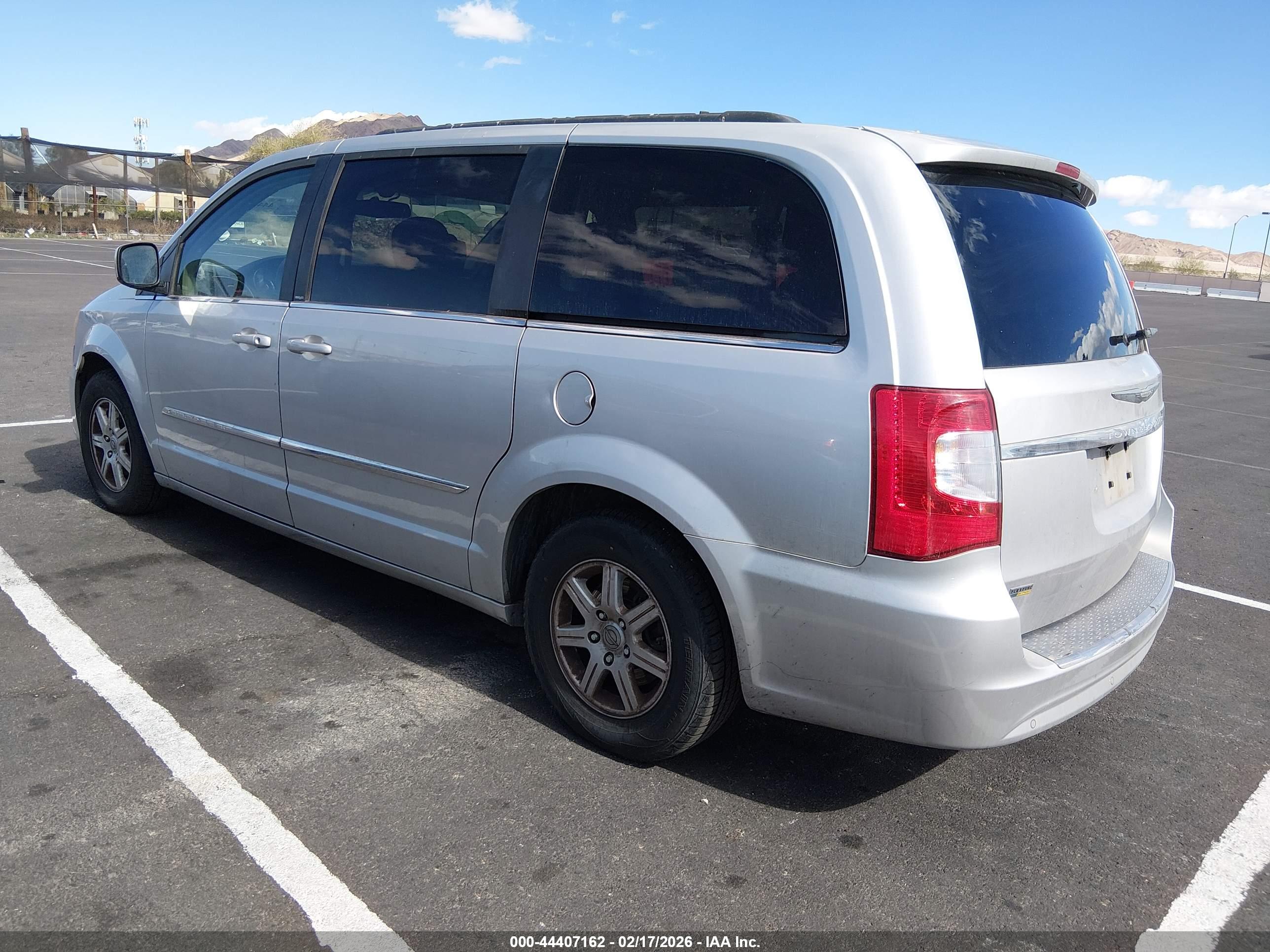 CHRYSLER TOWN image 3