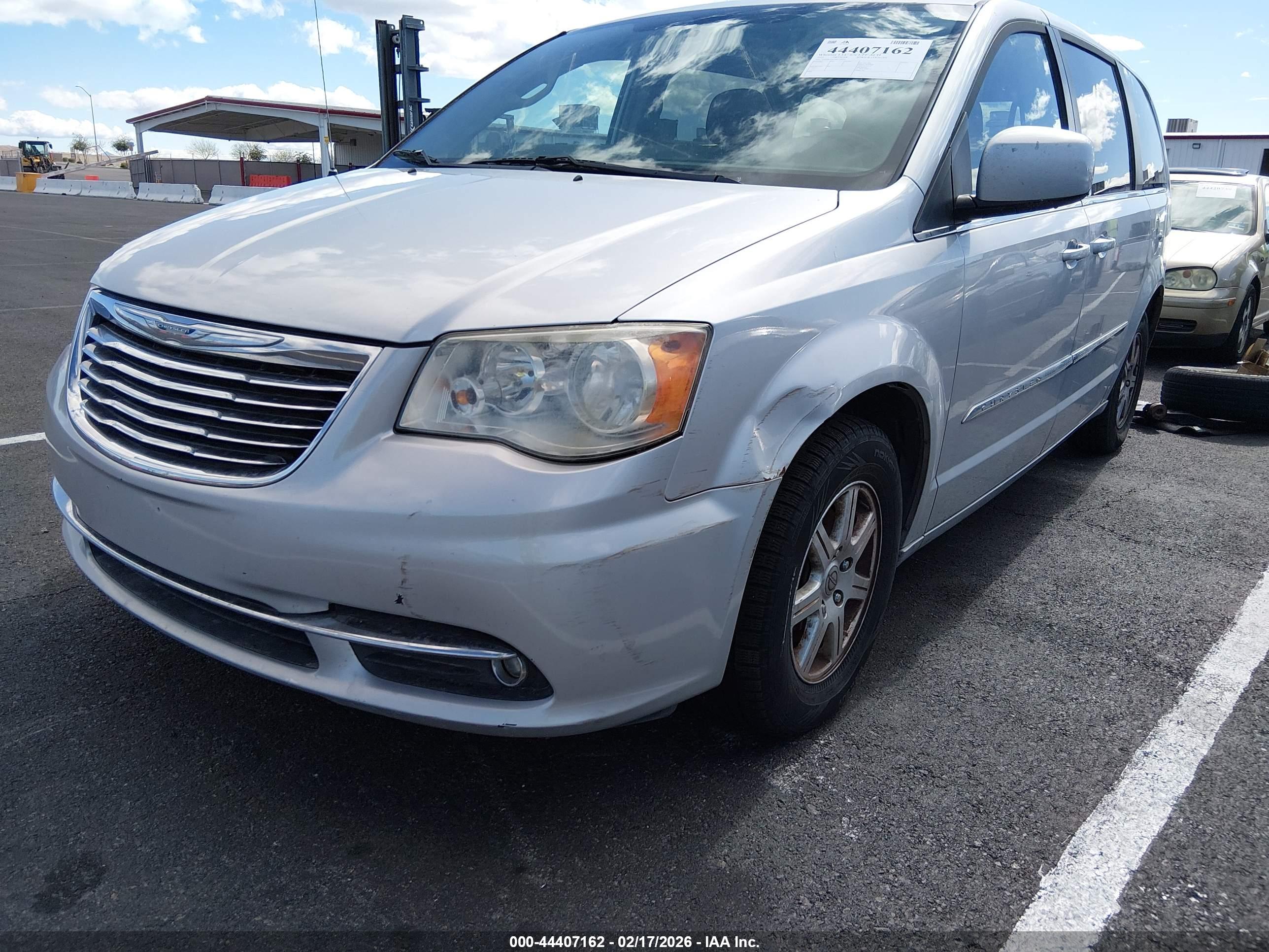 CHRYSLER TOWN image 6