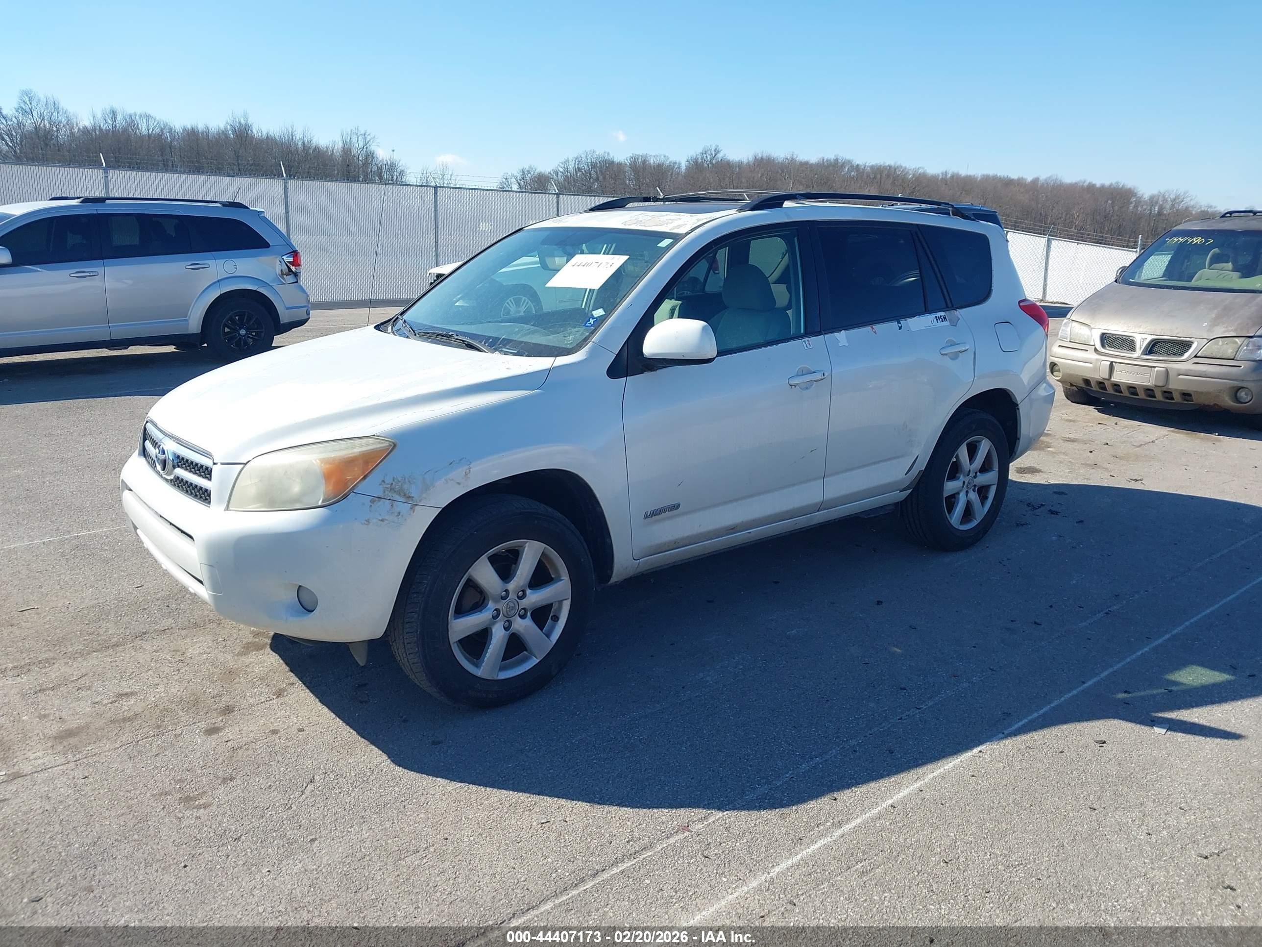 TOYOTA RAV4 image 2