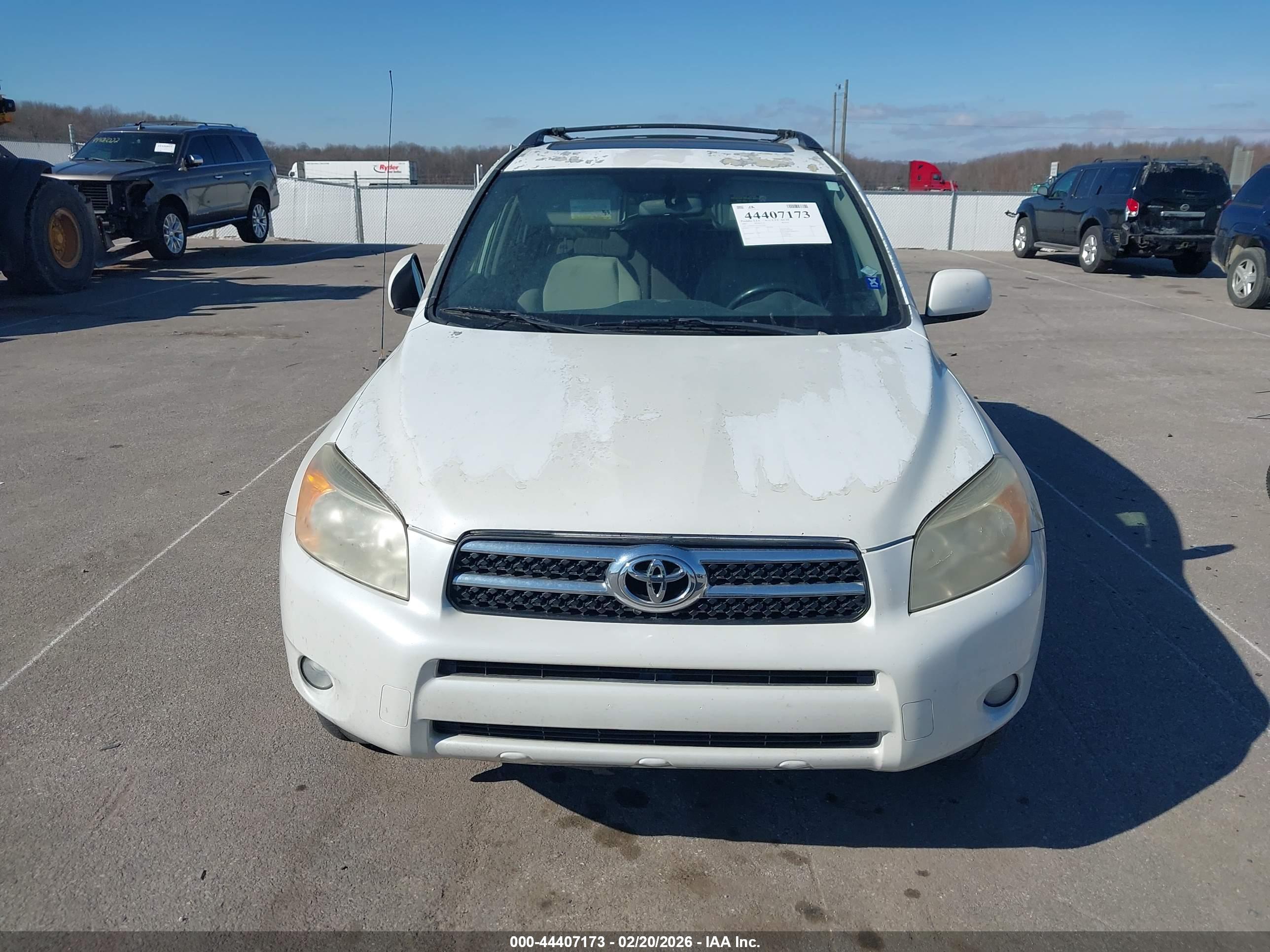 TOYOTA RAV4 image 6