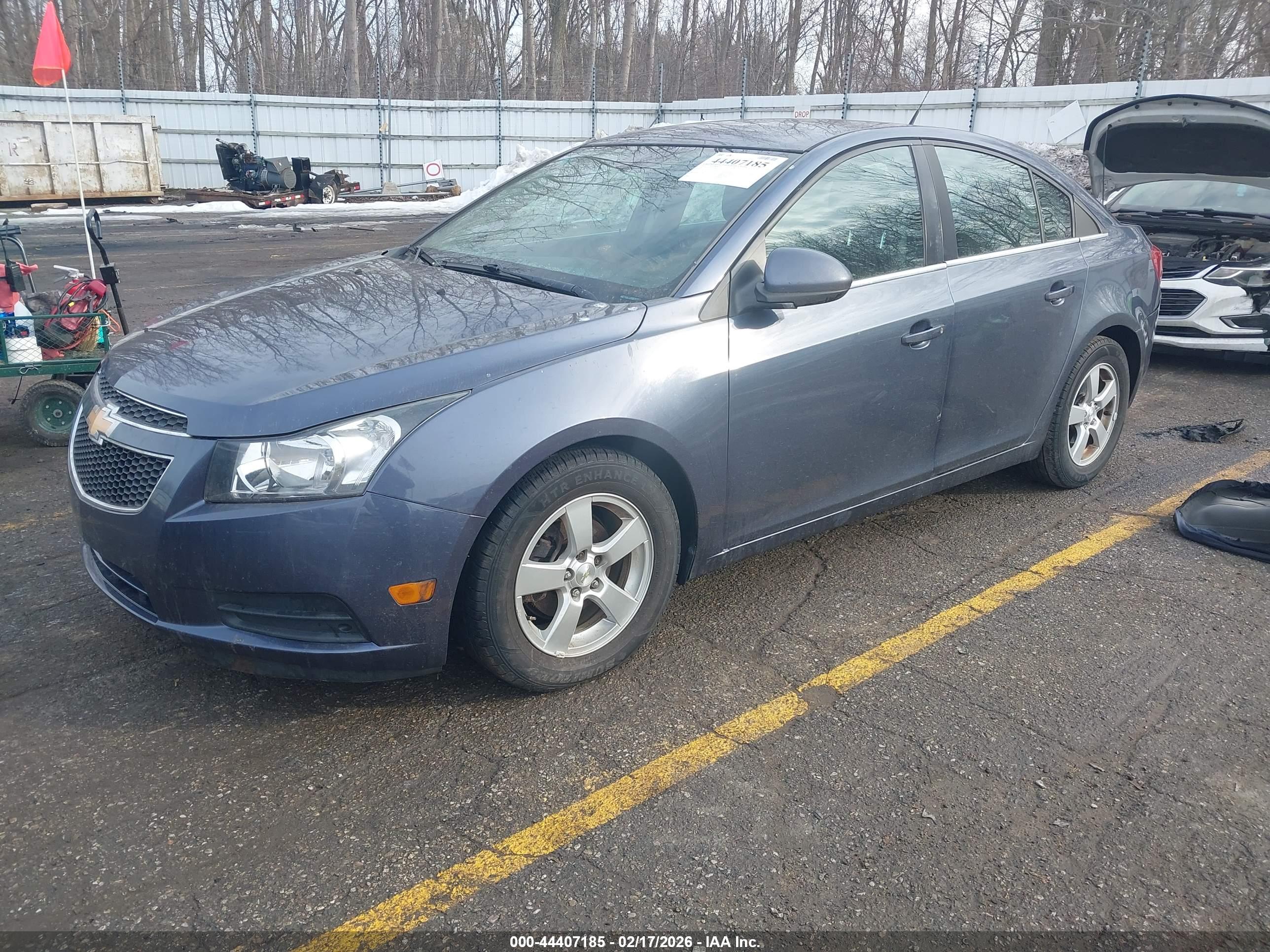CHEVROLET CRUZE image 2