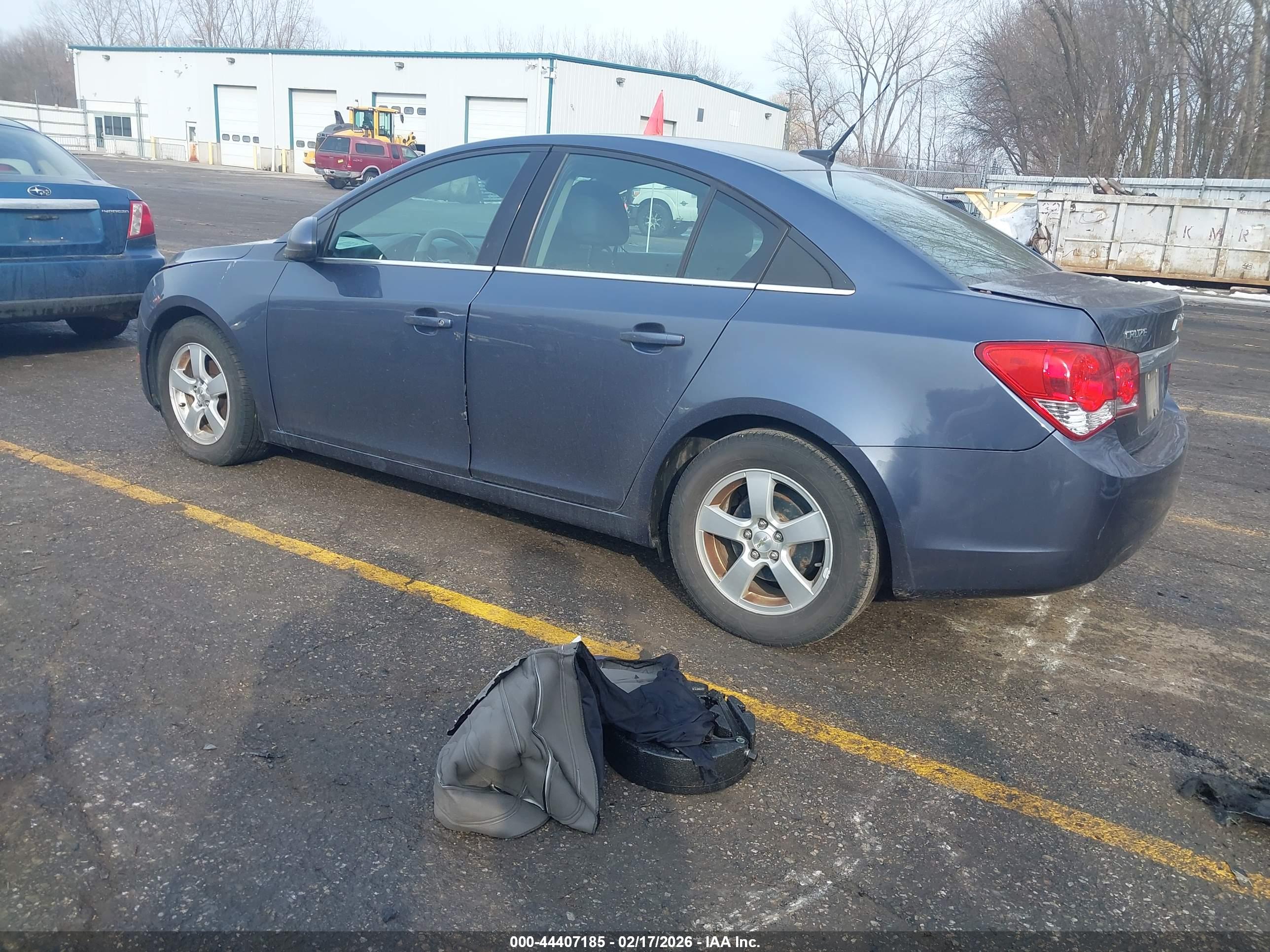 CHEVROLET CRUZE image 3