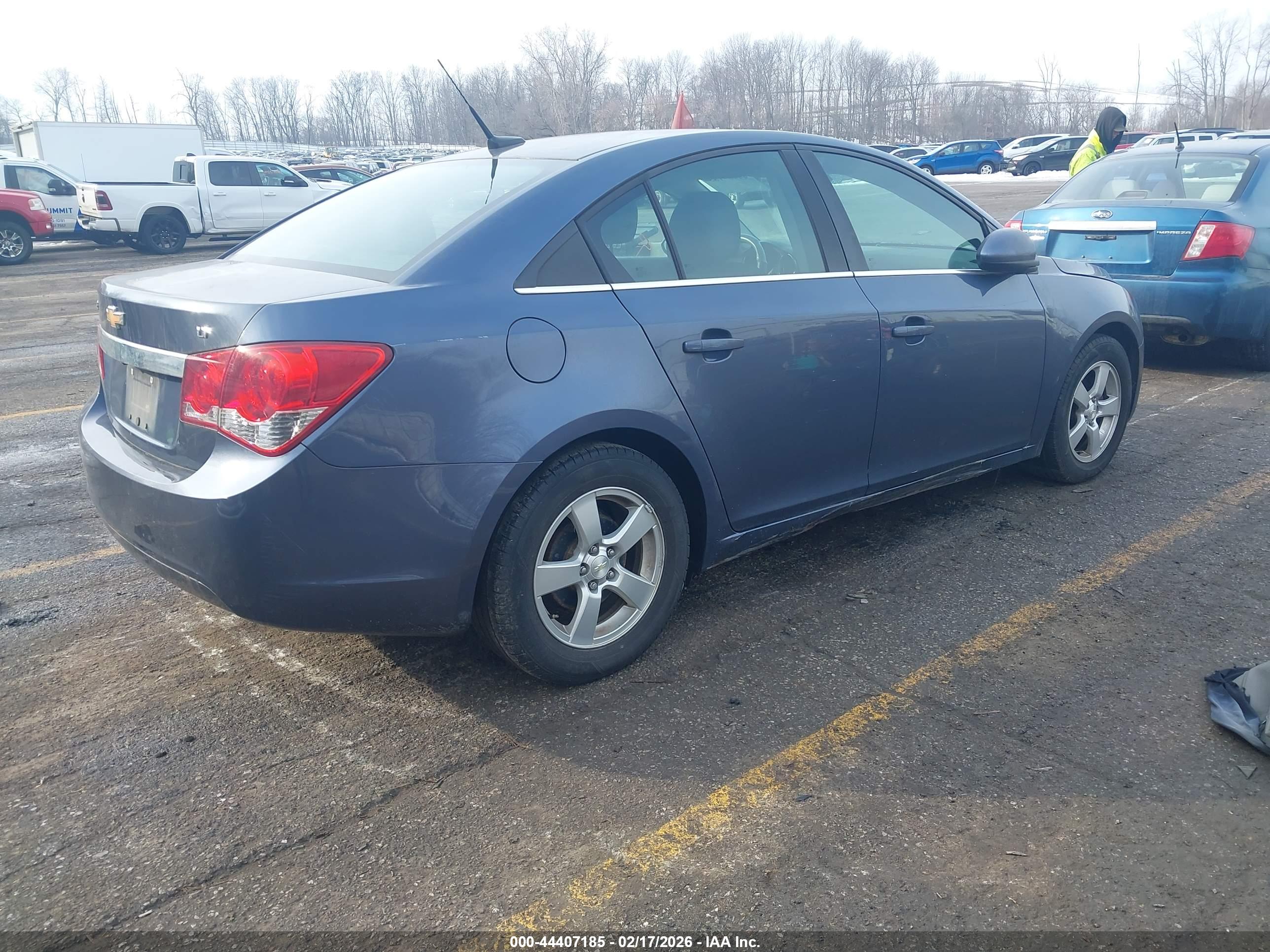 CHEVROLET CRUZE image 4