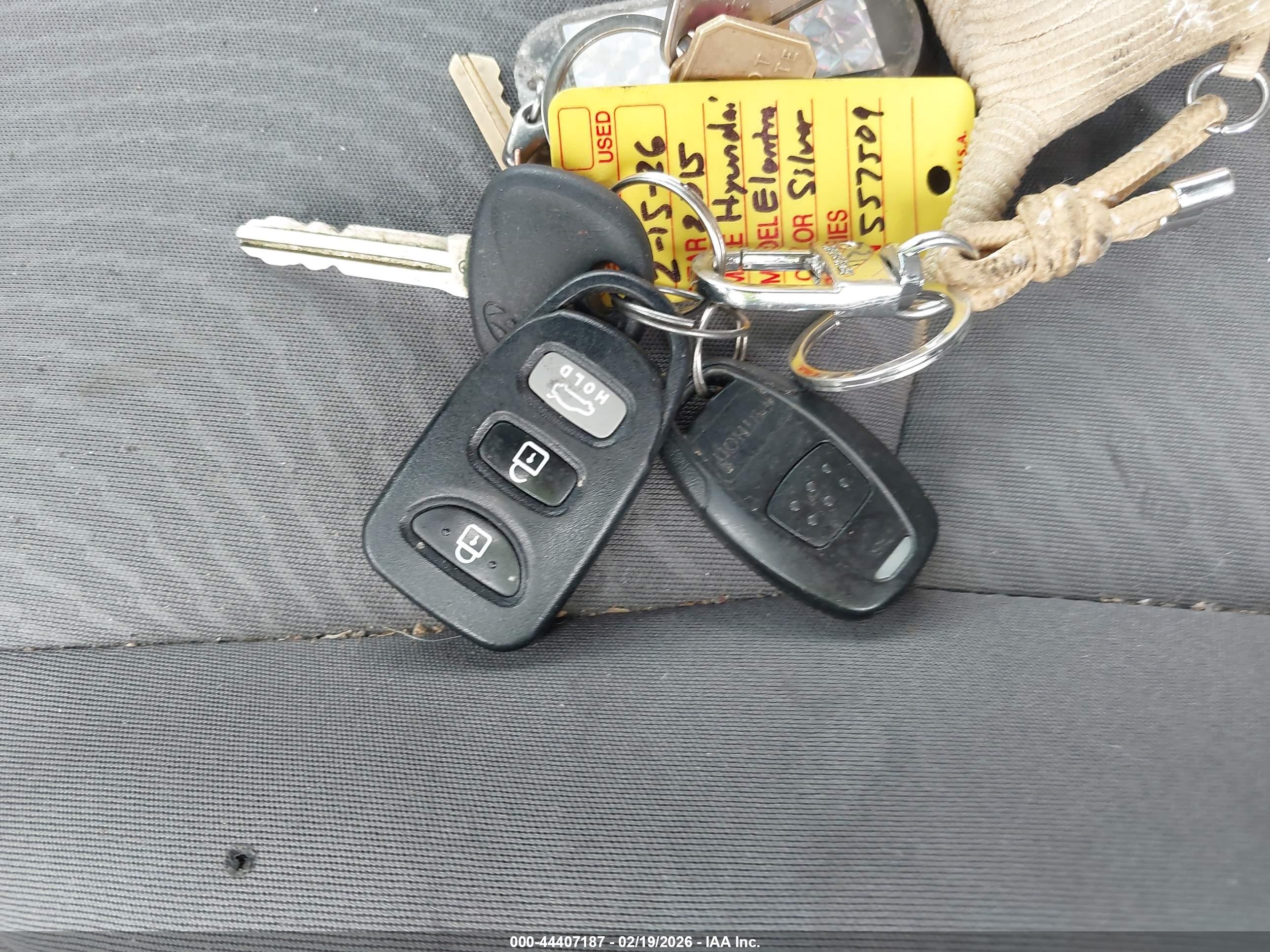 HYUNDAI ELANTRA image 11