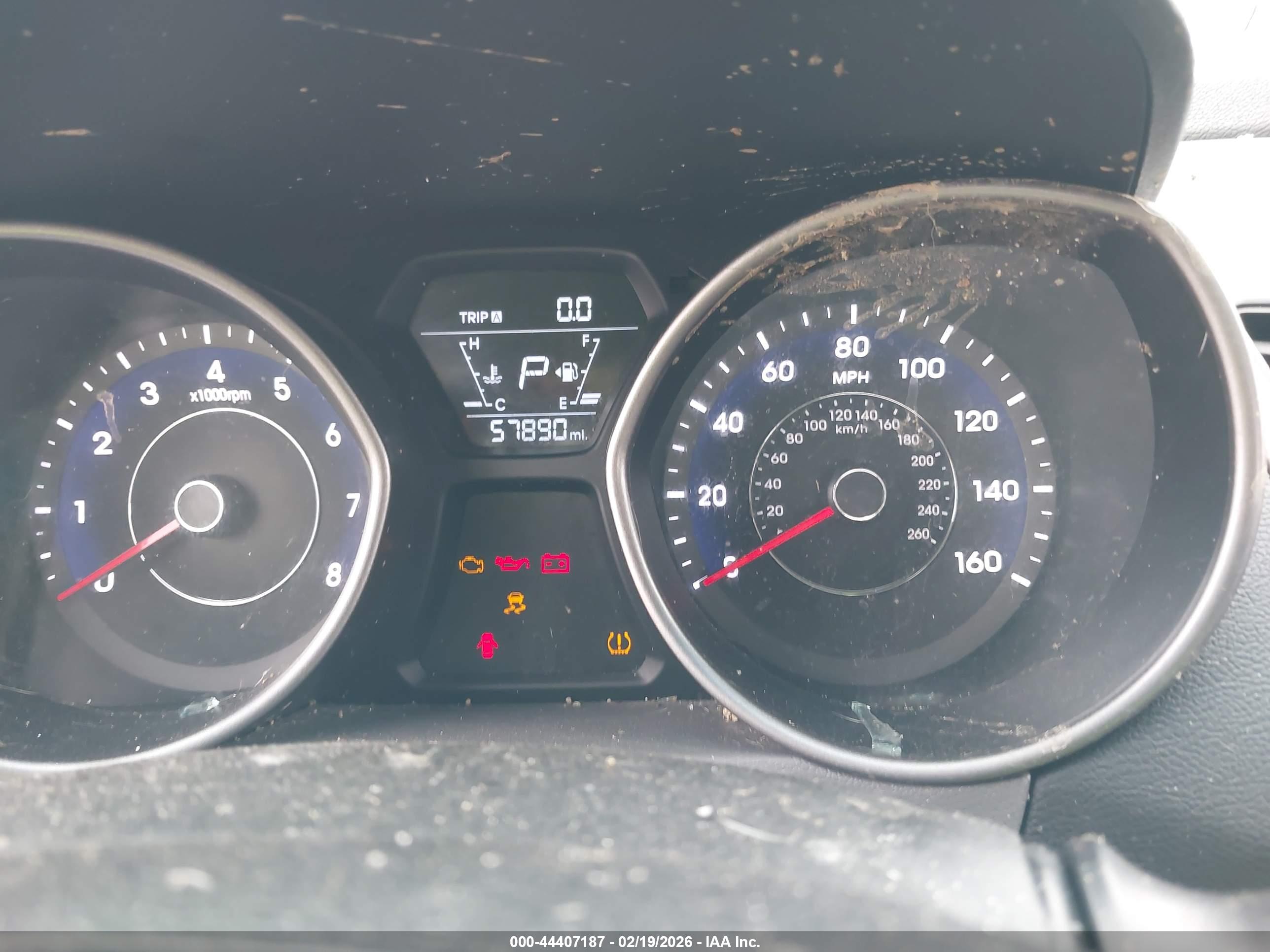 HYUNDAI ELANTRA image 7