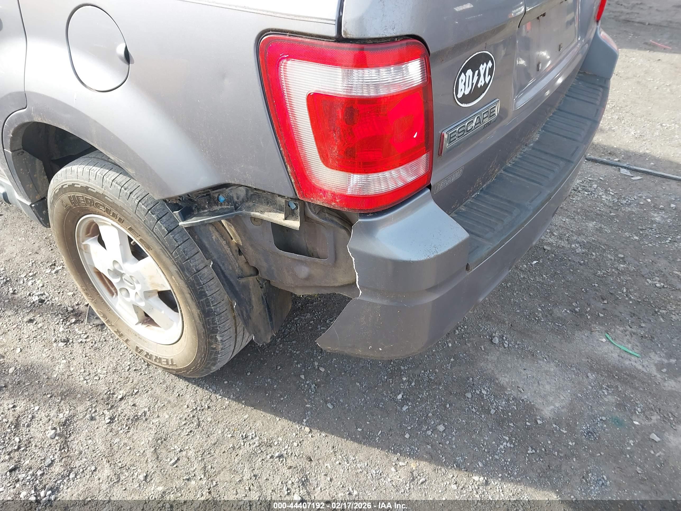FORD ESCAPE image 6