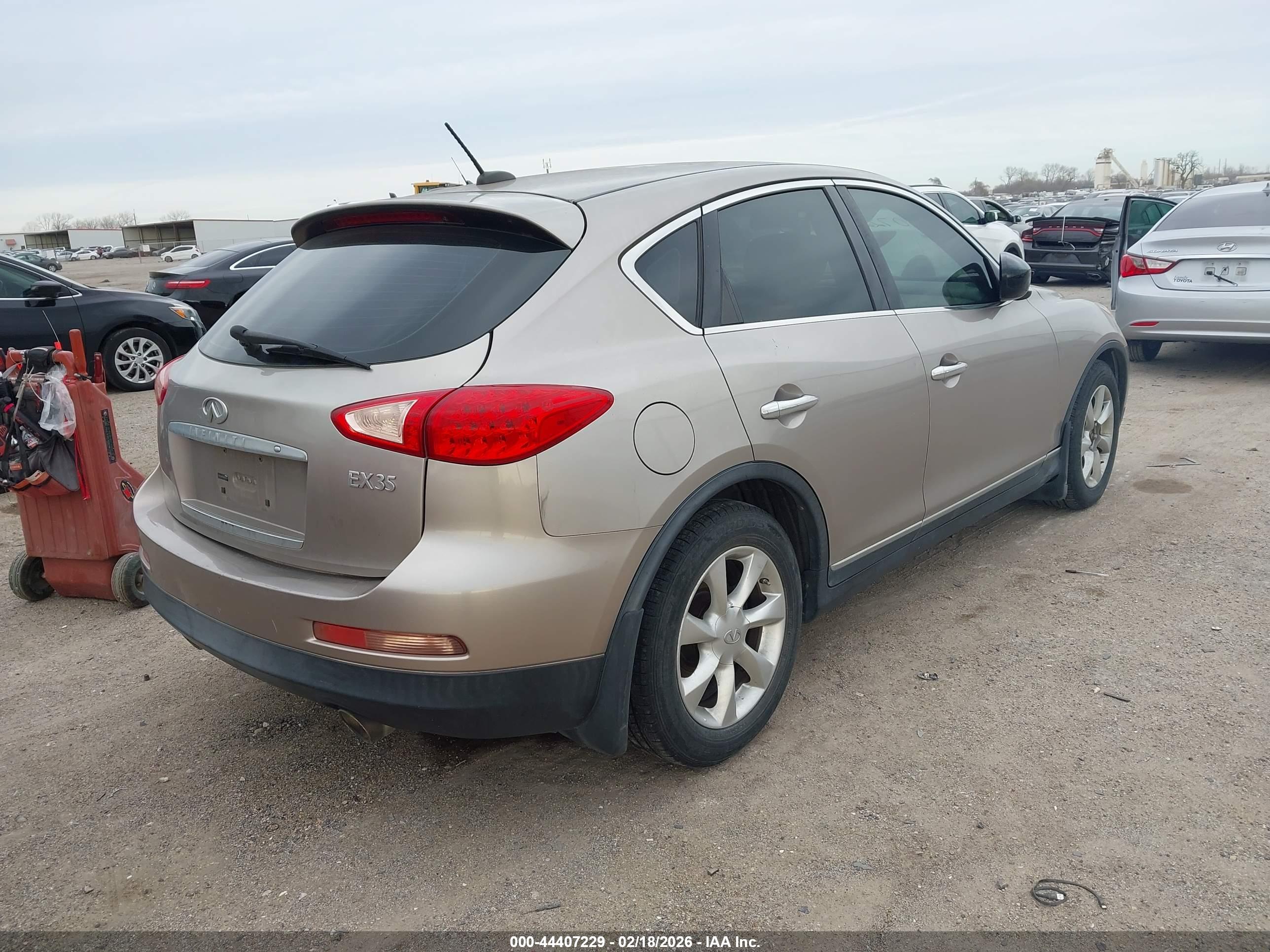 INFINITI EX35 image 4