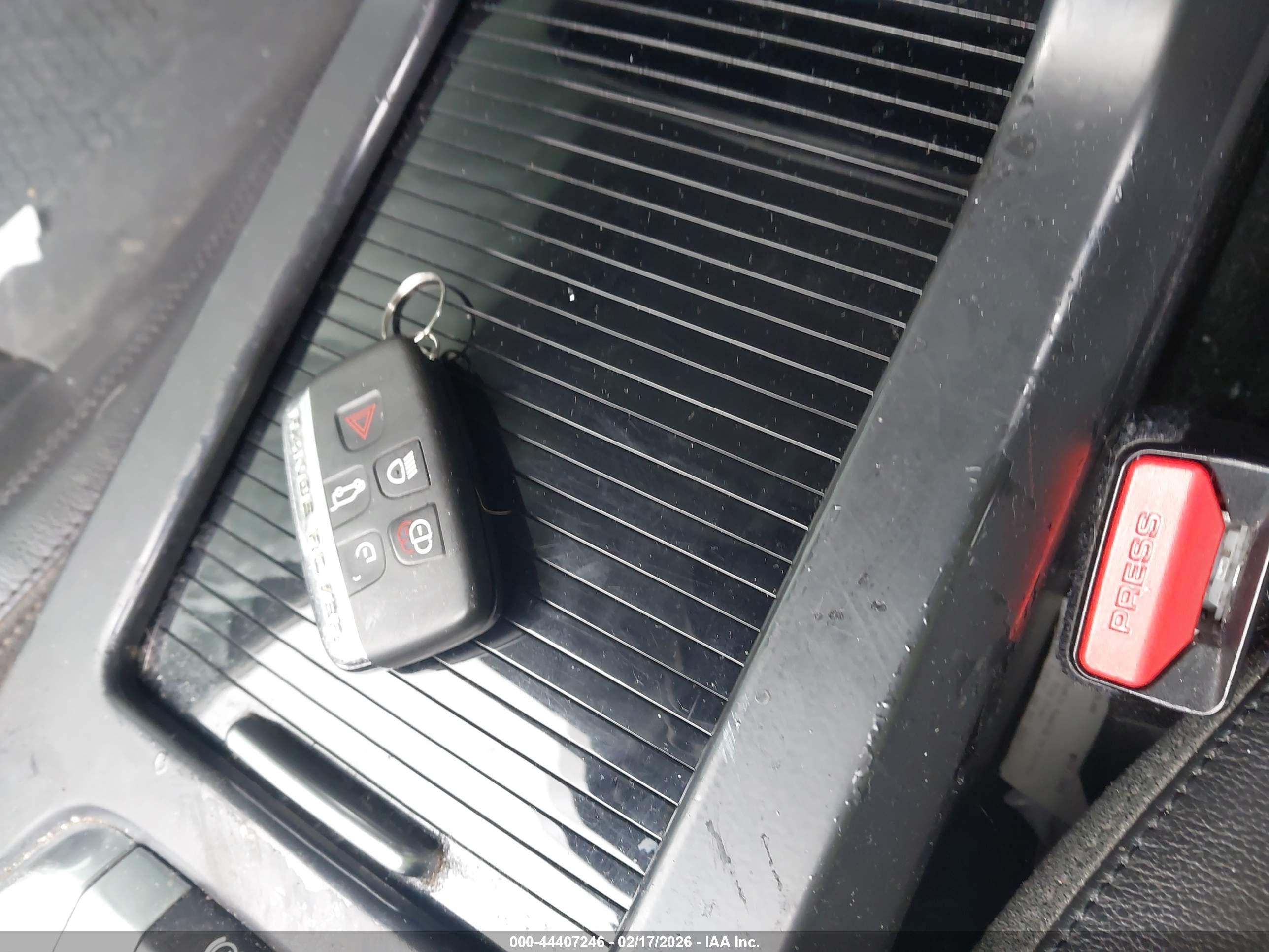 LAND ROVER image 11