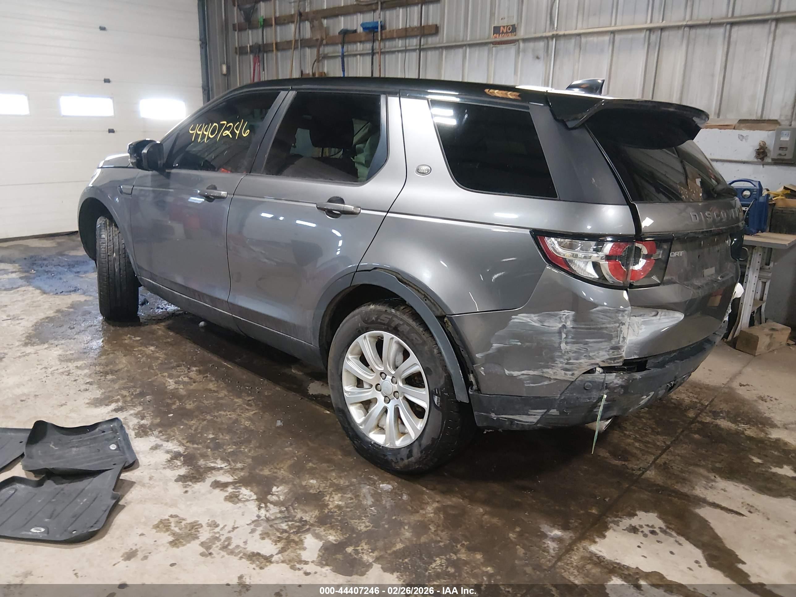 LAND ROVER image 3