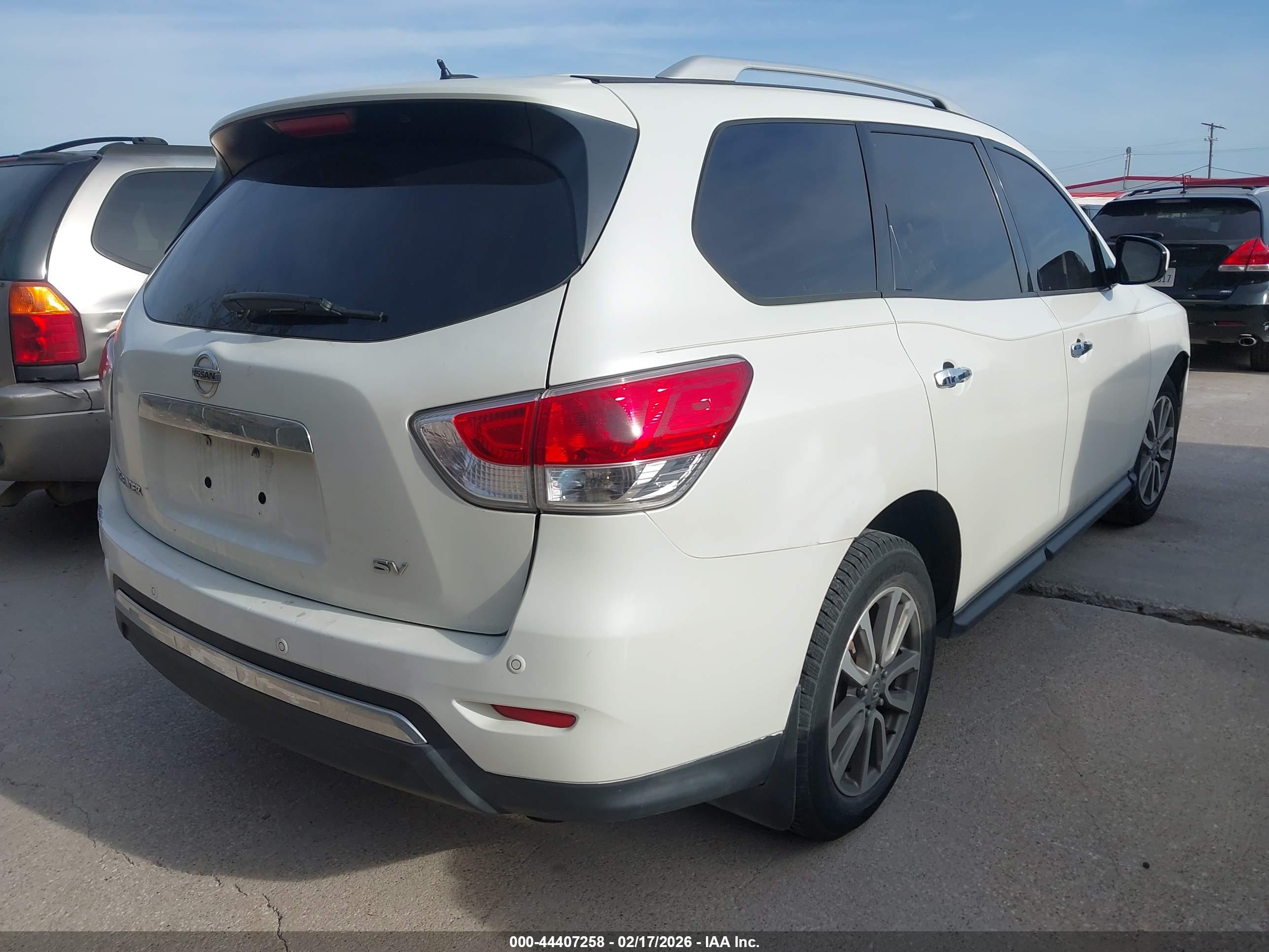 NISSAN PATHFINDER image 4