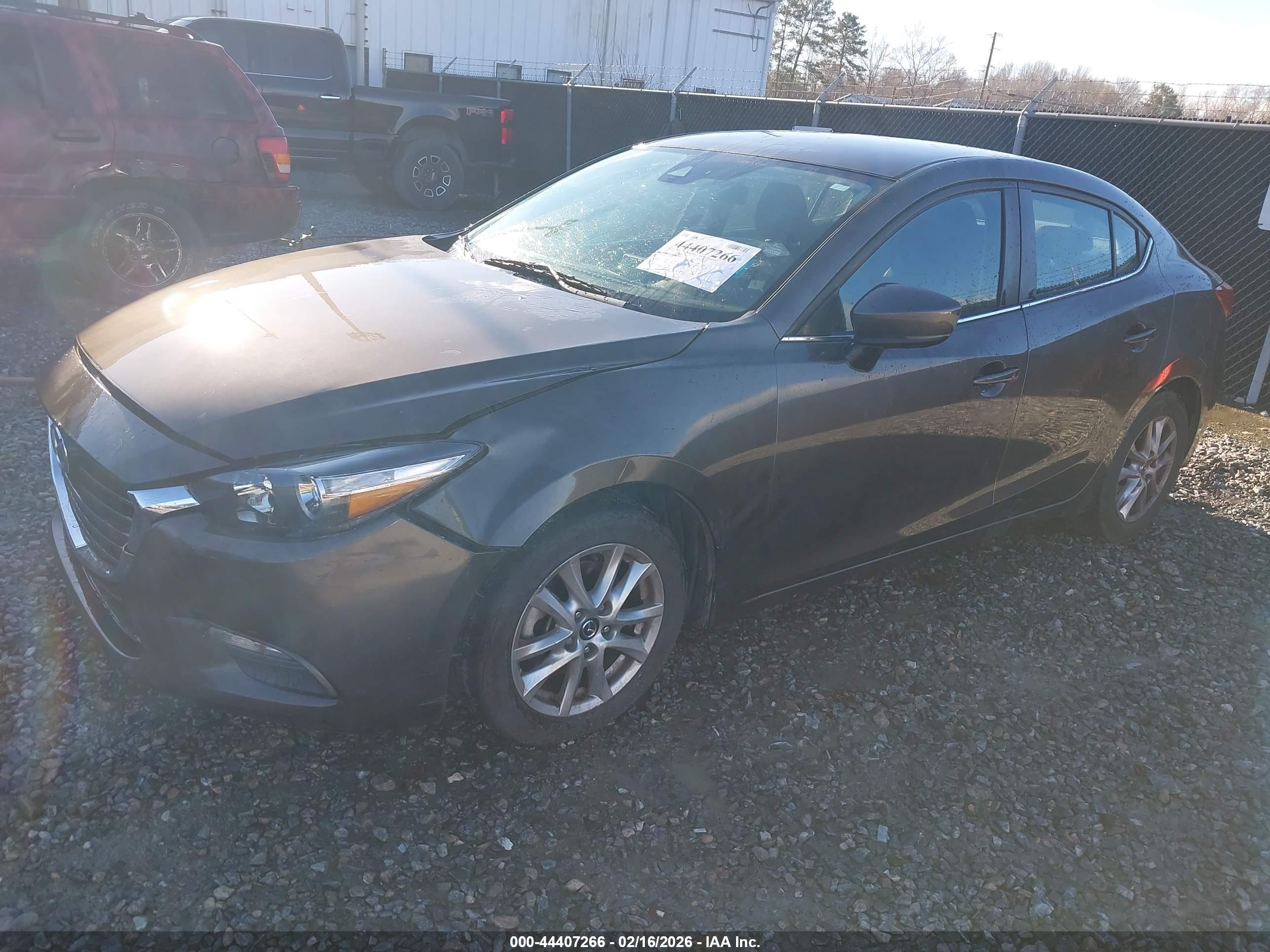 MAZDA MAZDA3 image 2