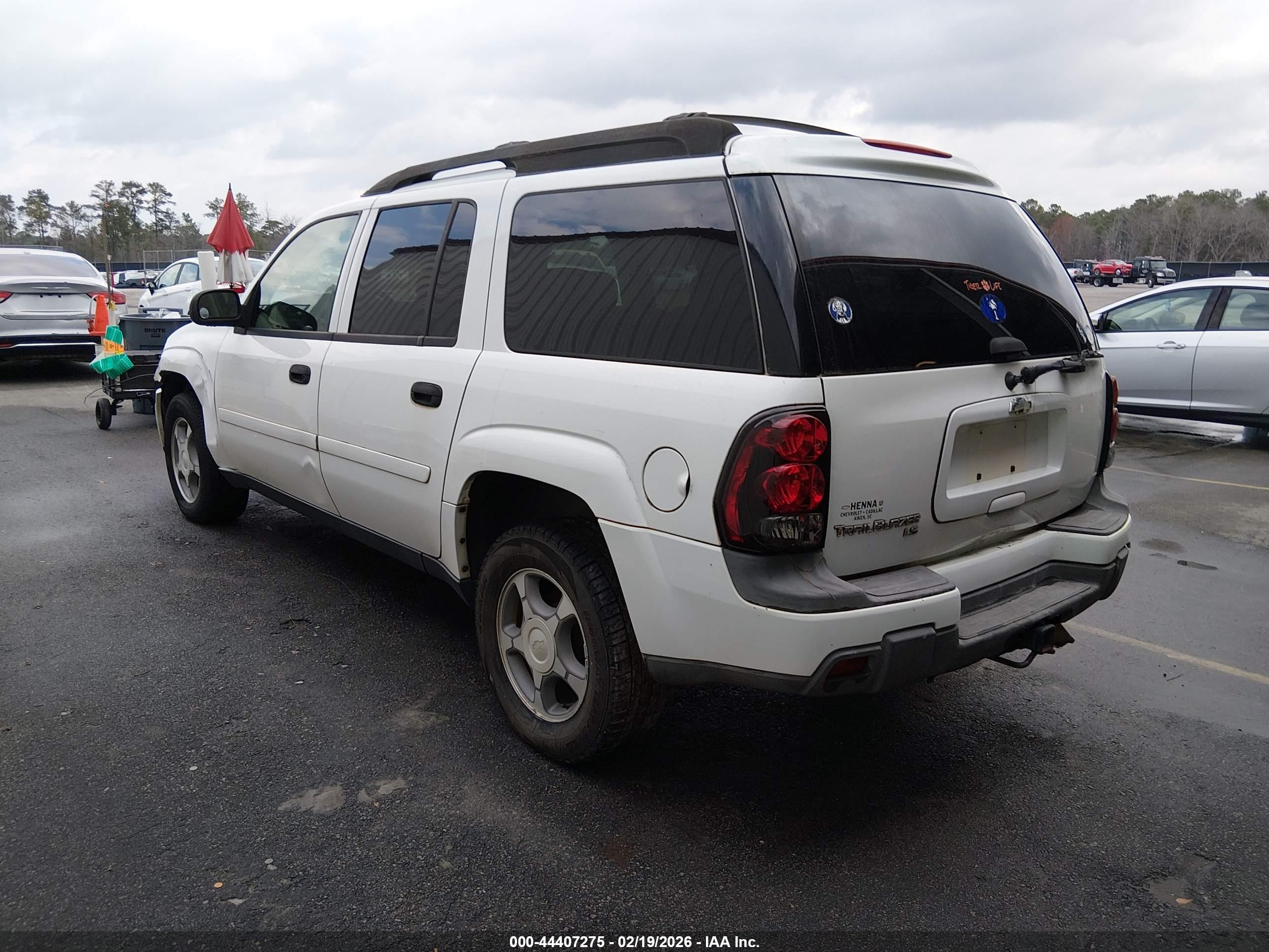 CHEVROLET TRAILBLAZER image 3