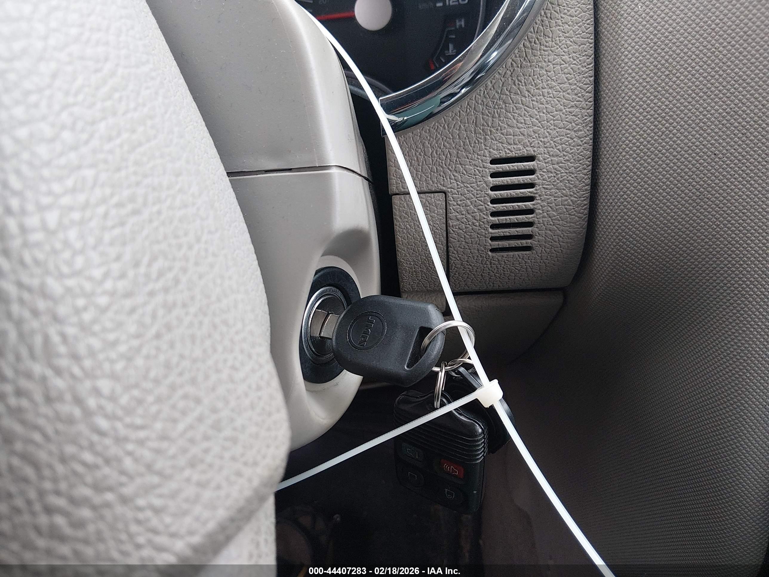 FORD EXPLORER image 11