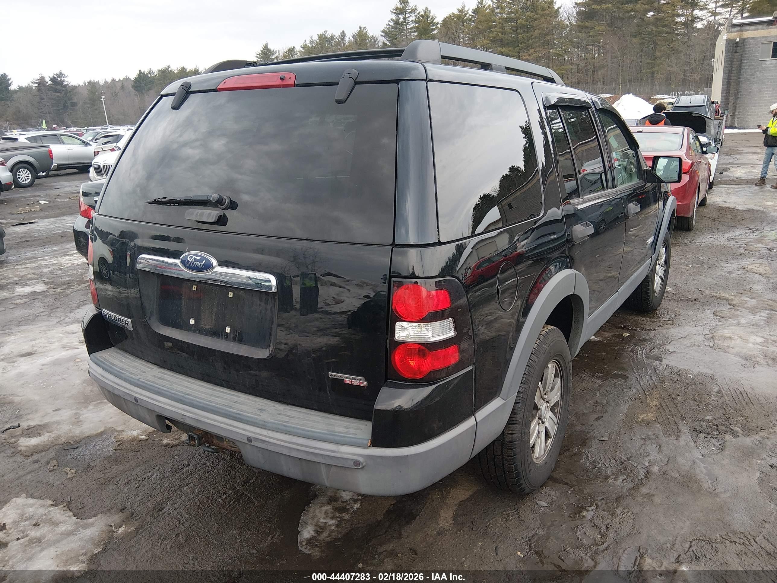 FORD EXPLORER image 4