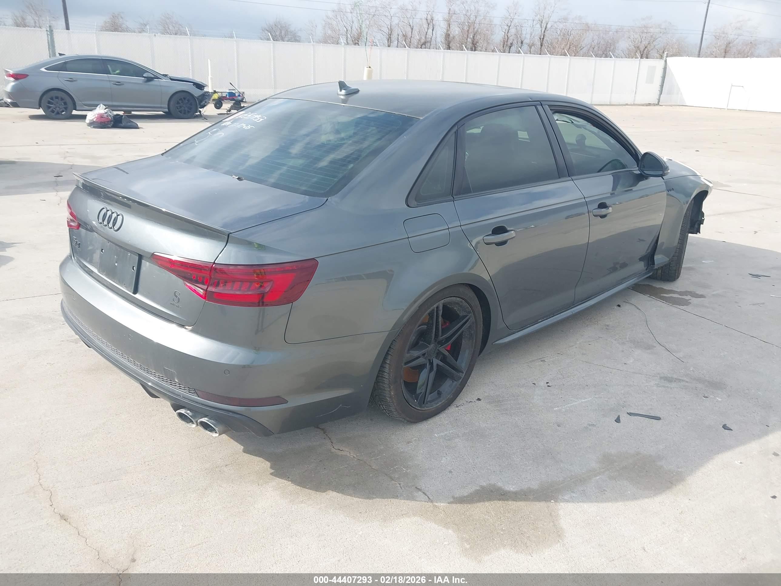 AUDI S4 image 4