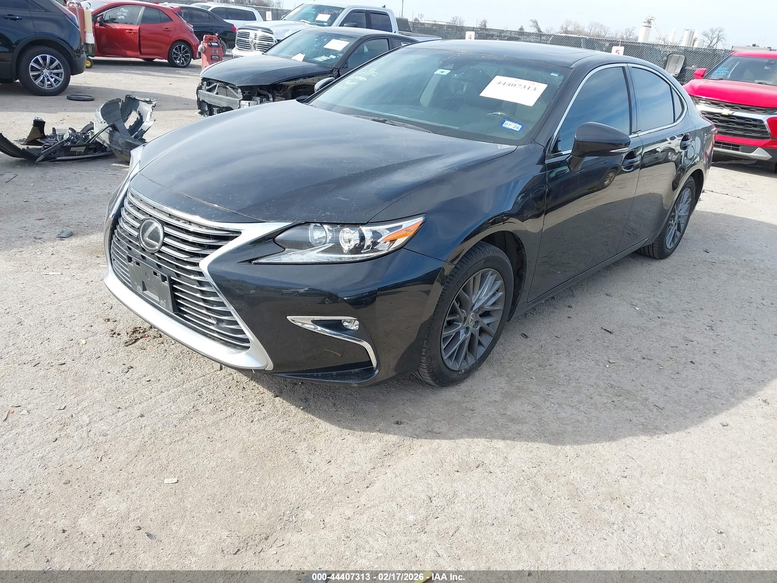 LEXUS ES image 2