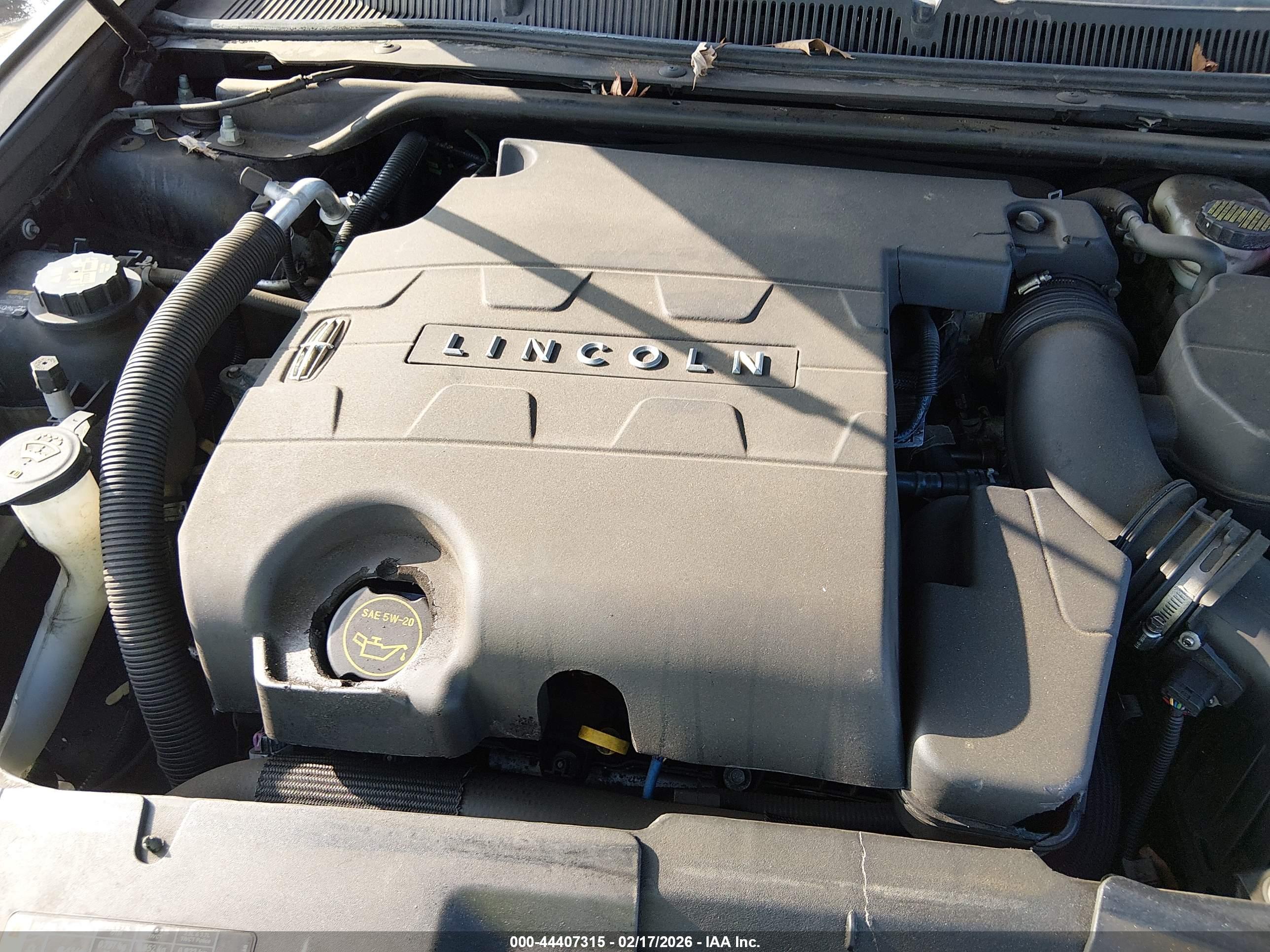LINCOLN MKS image 10