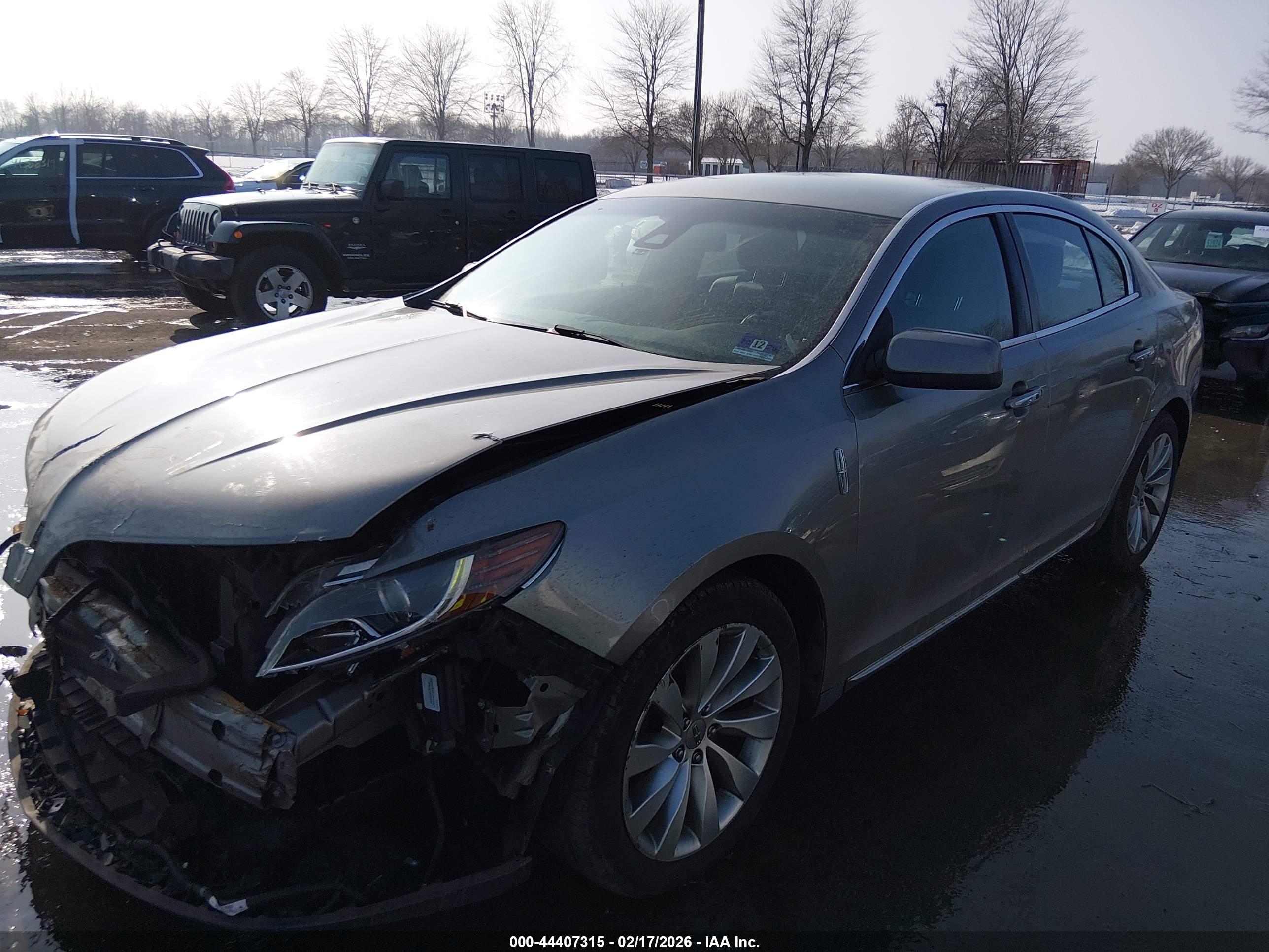 LINCOLN MKS image 2
