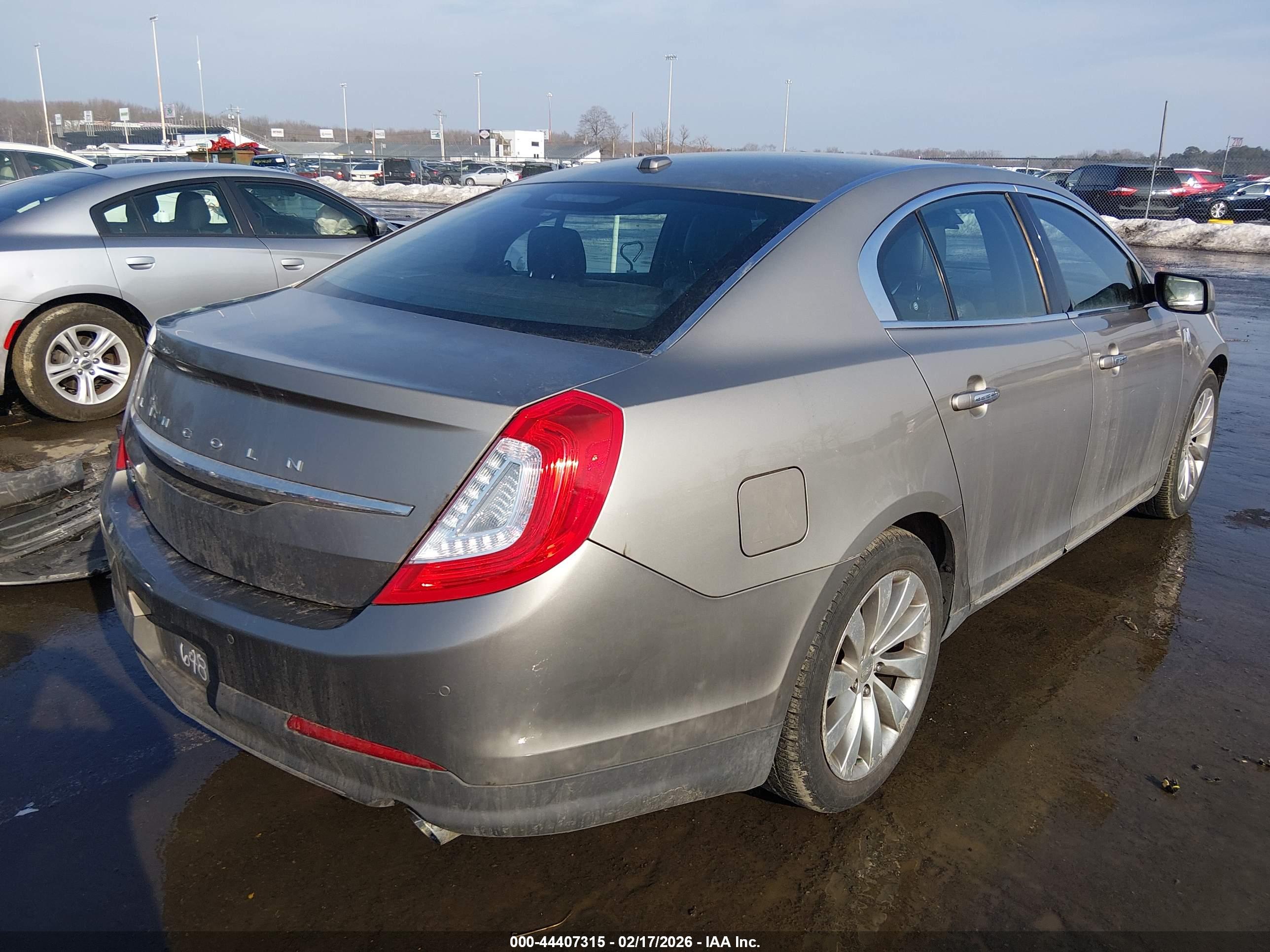 LINCOLN MKS image 4