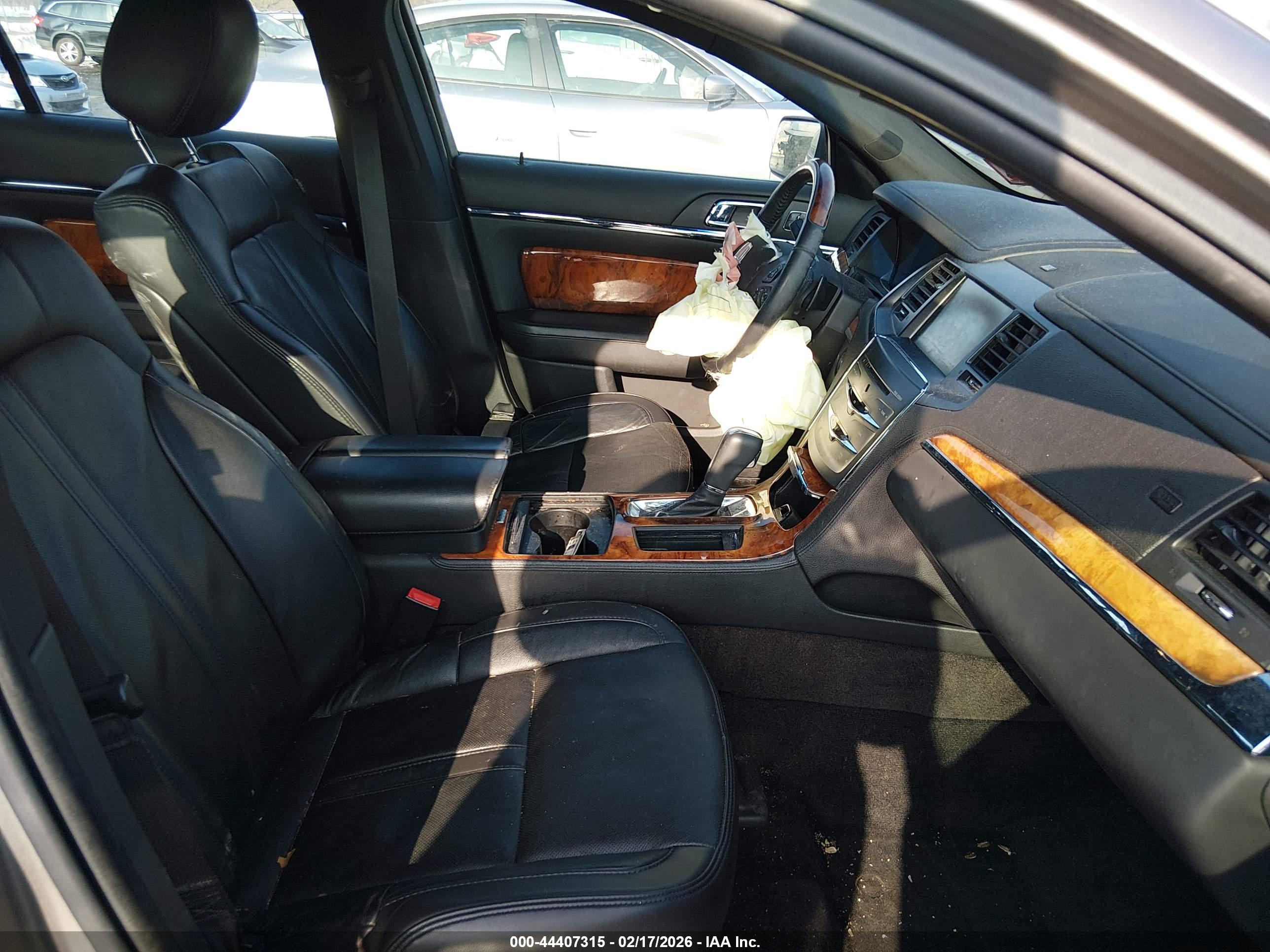 LINCOLN MKS image 5