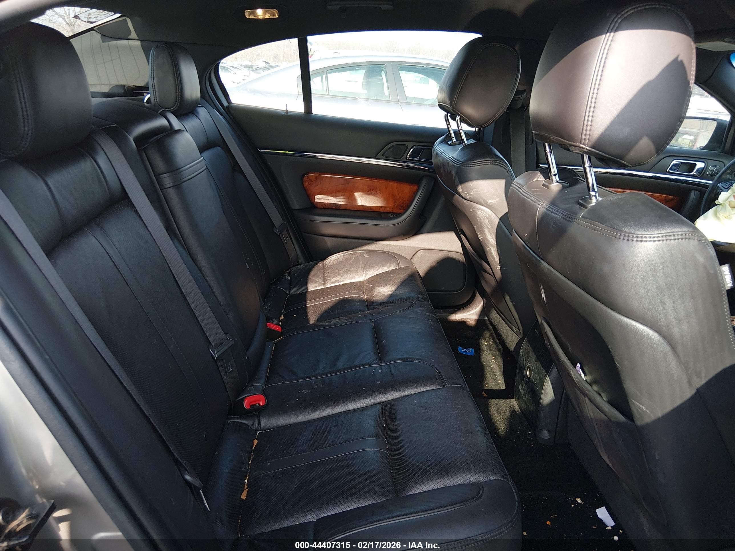 LINCOLN MKS image 8