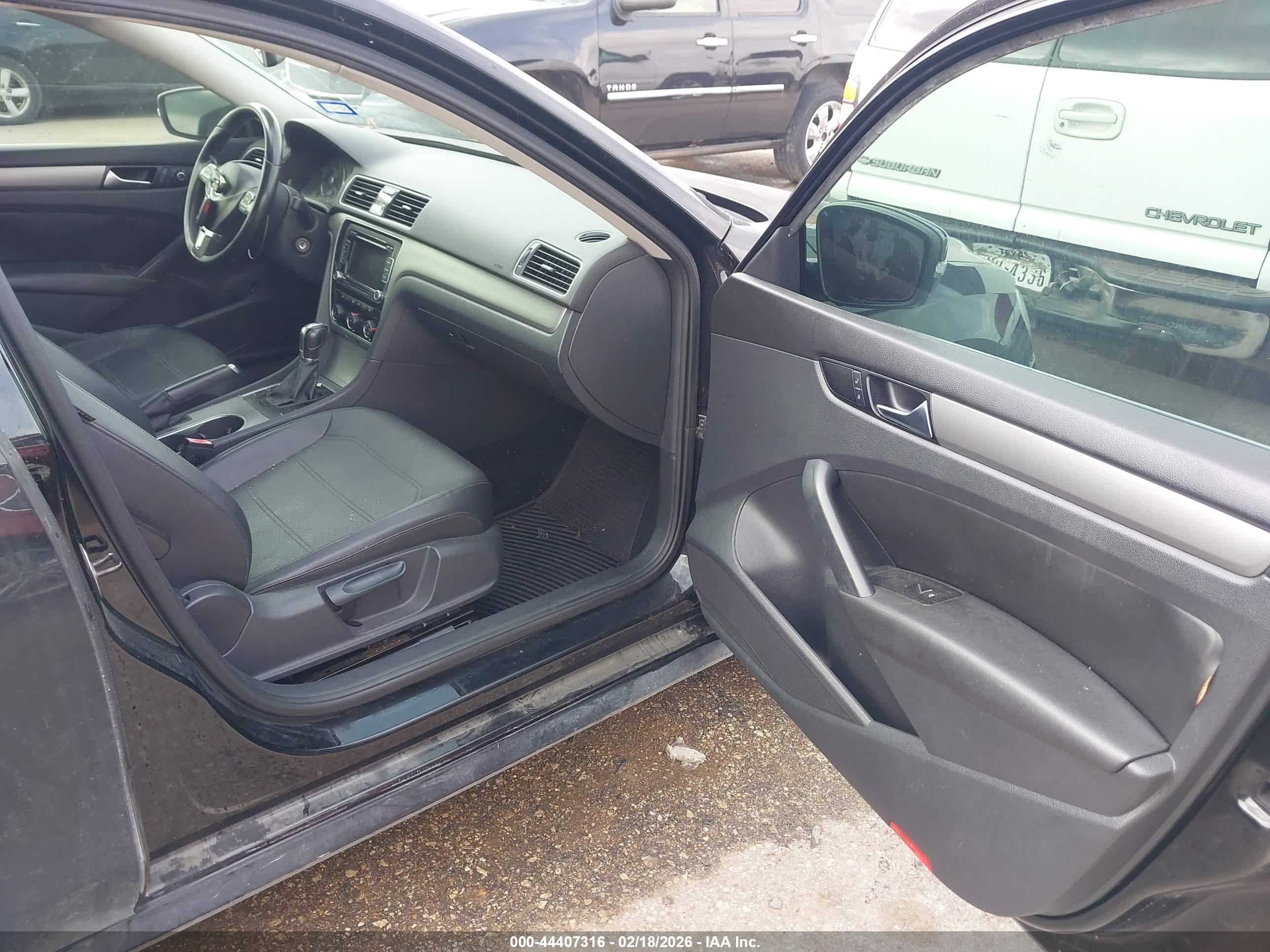 VOLKSWAGEN PASSAT image 5