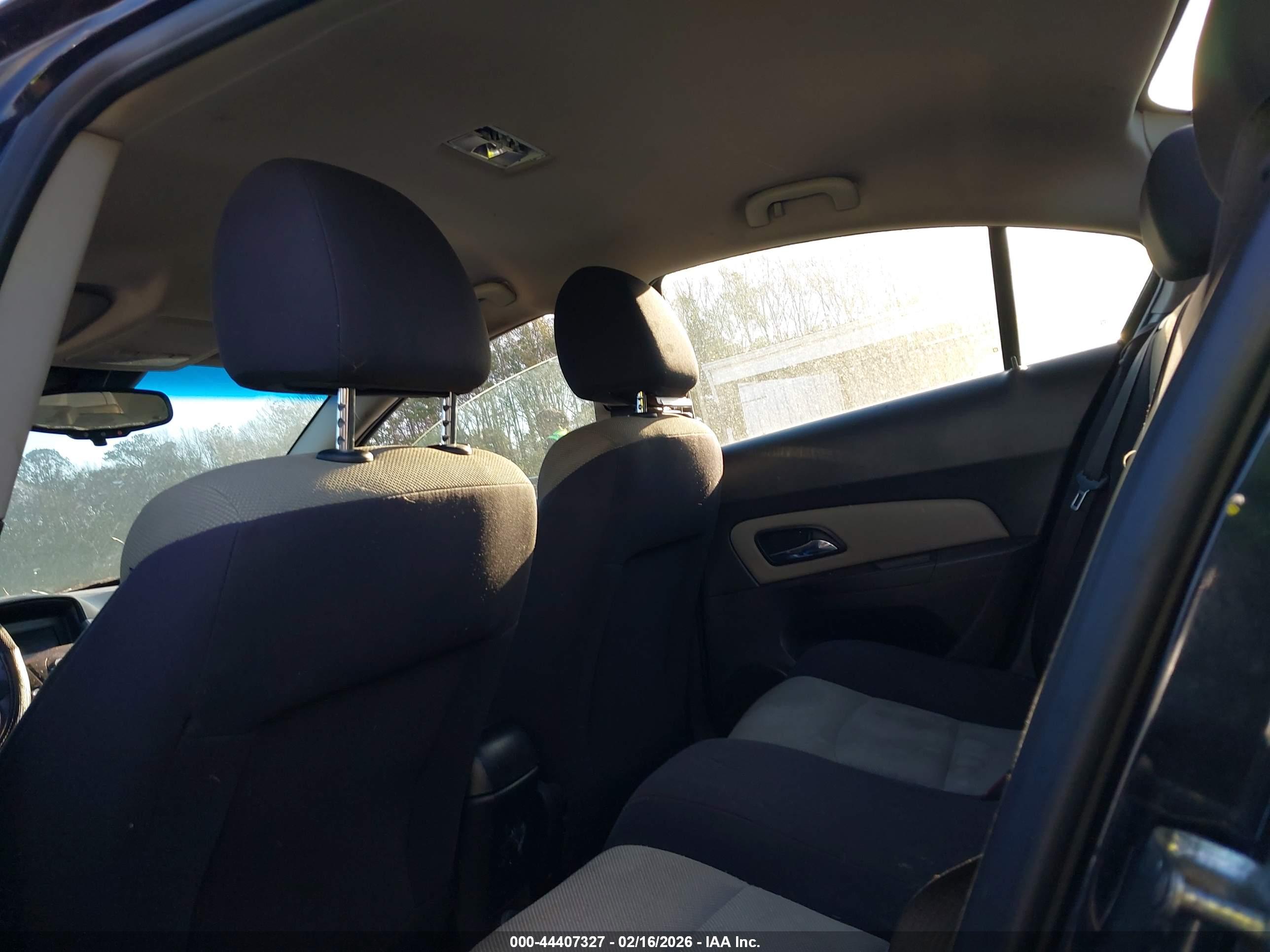 CHEVROLET CRUZE image 8
