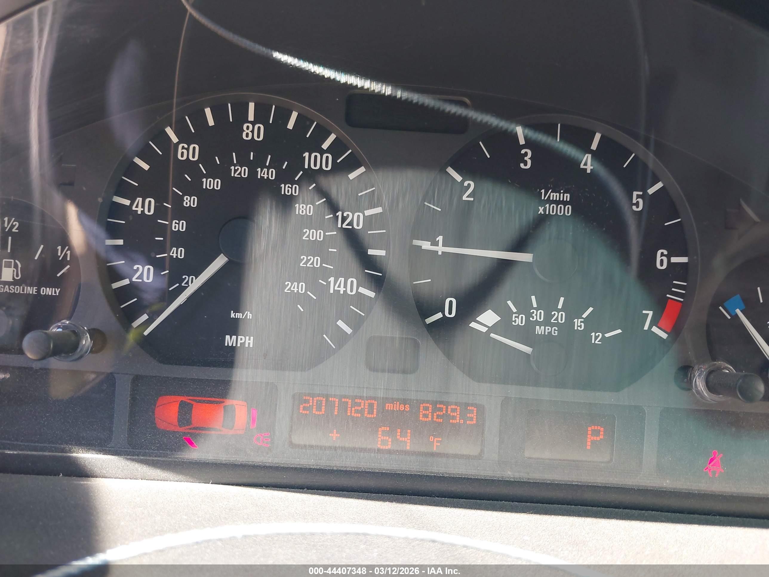 BMW 325I image 7