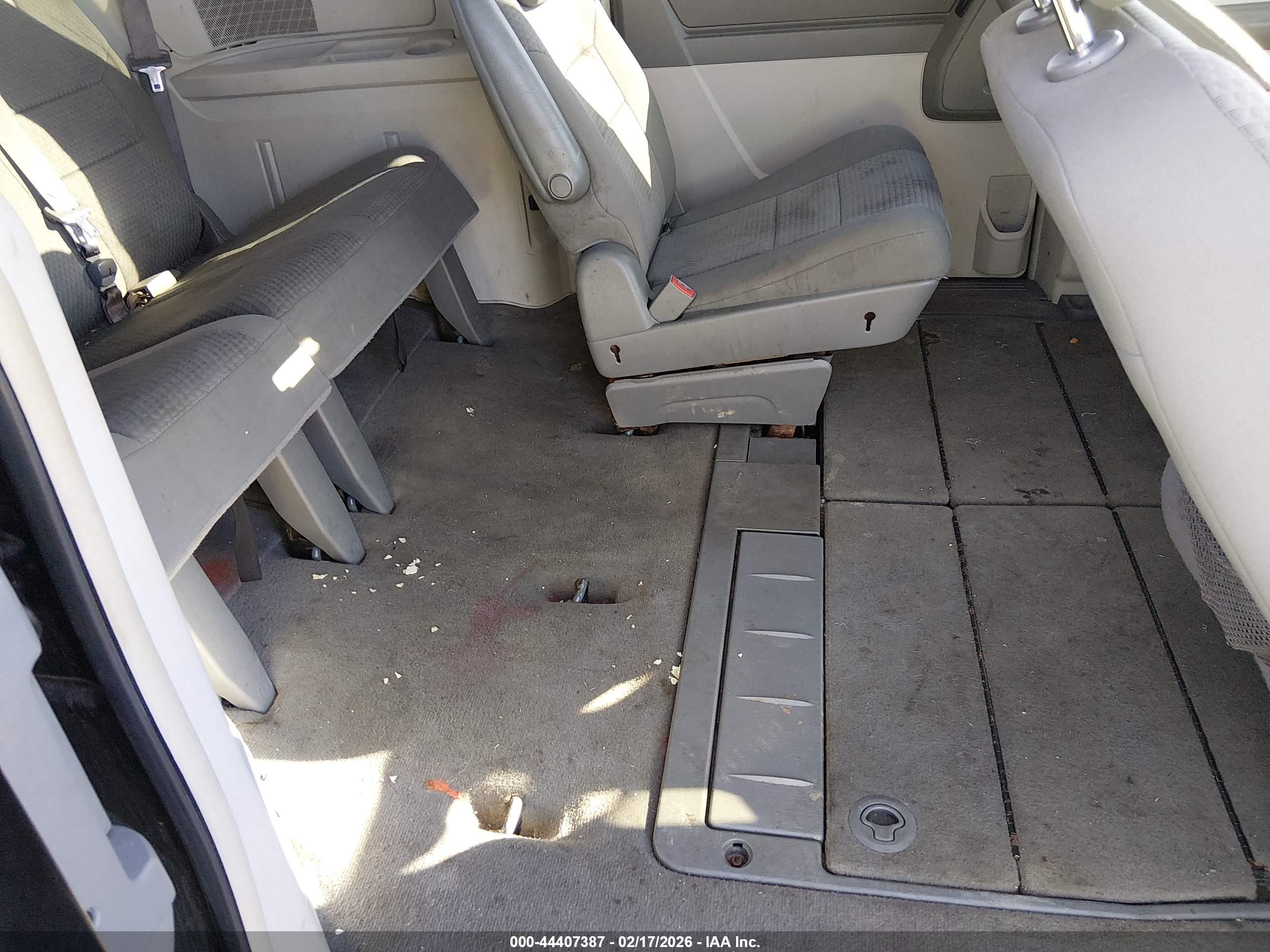 CHRYSLER TOWN image 8