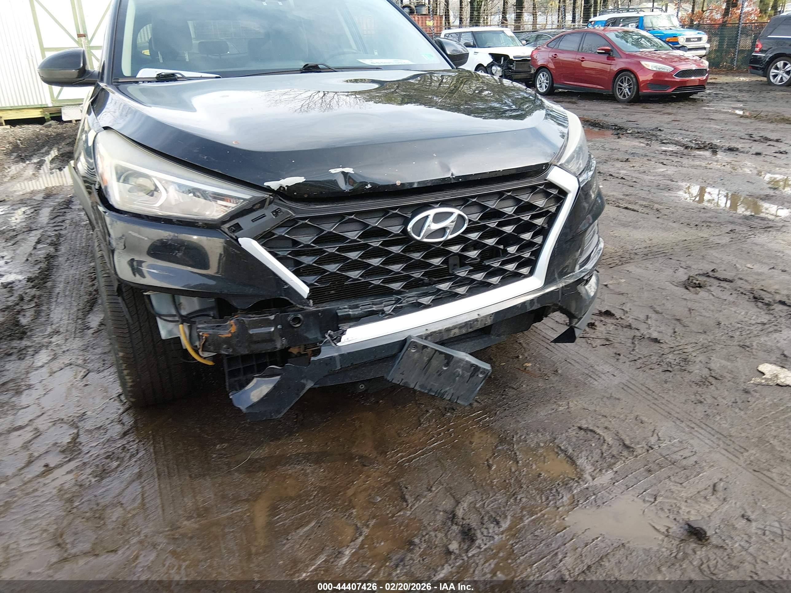 HYUNDAI TUCSON image 6