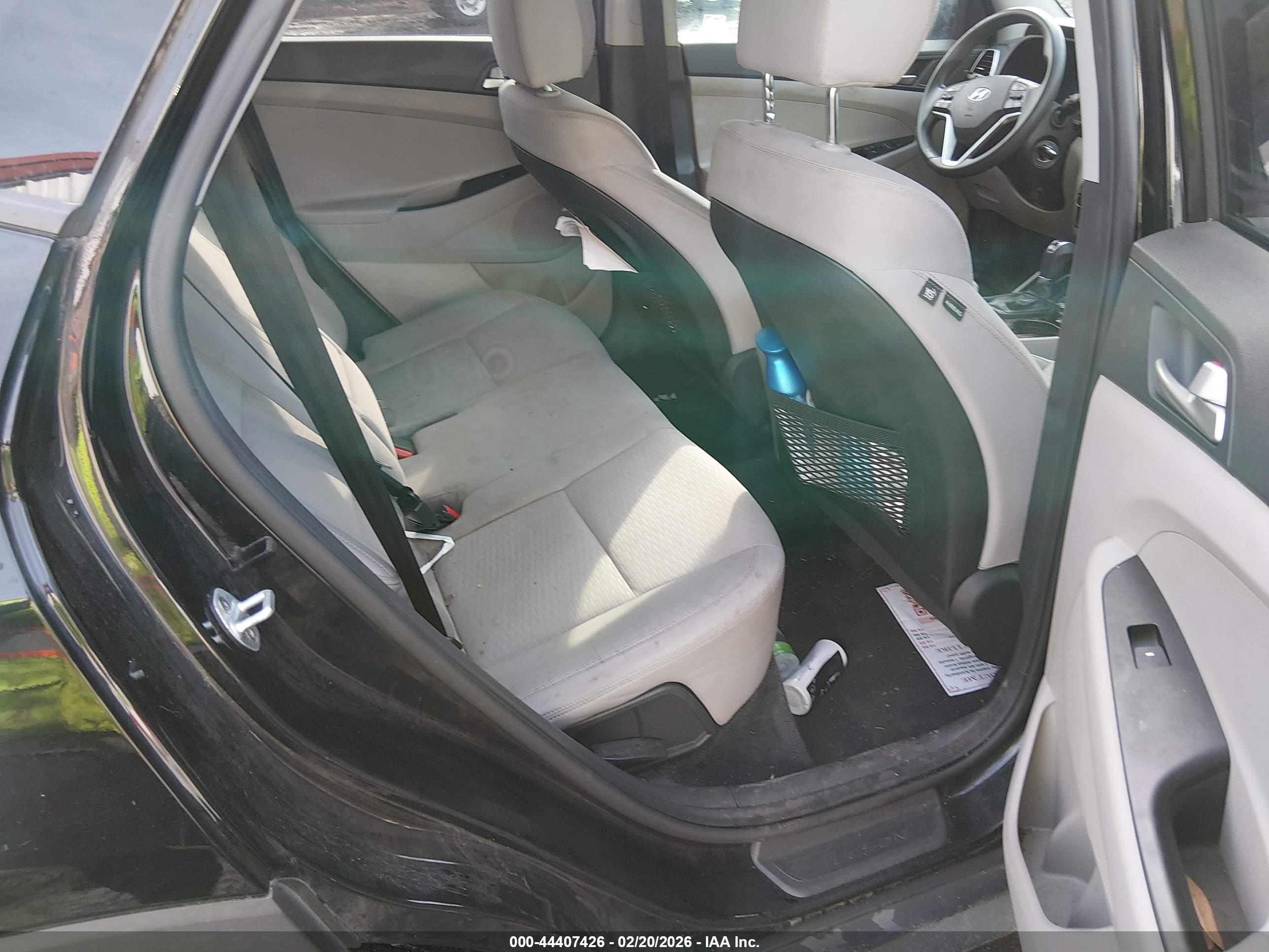 HYUNDAI TUCSON image 8