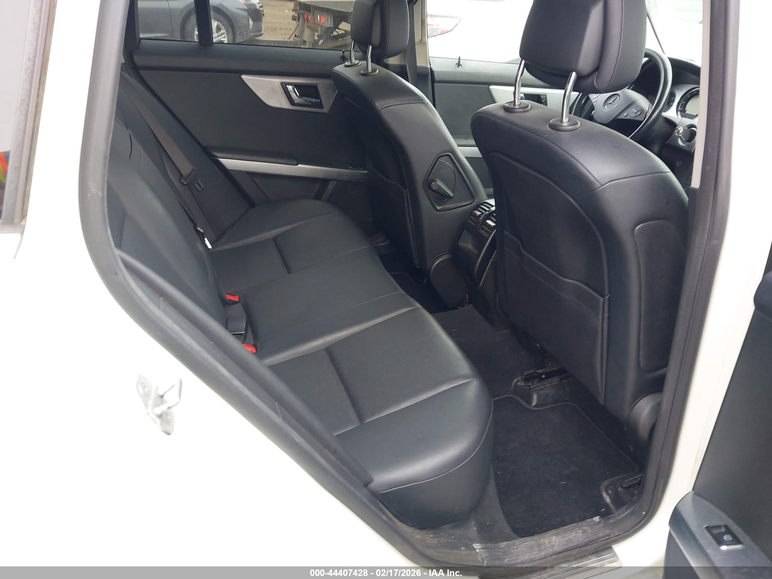 MERCEDES-BENZ GLK image 8