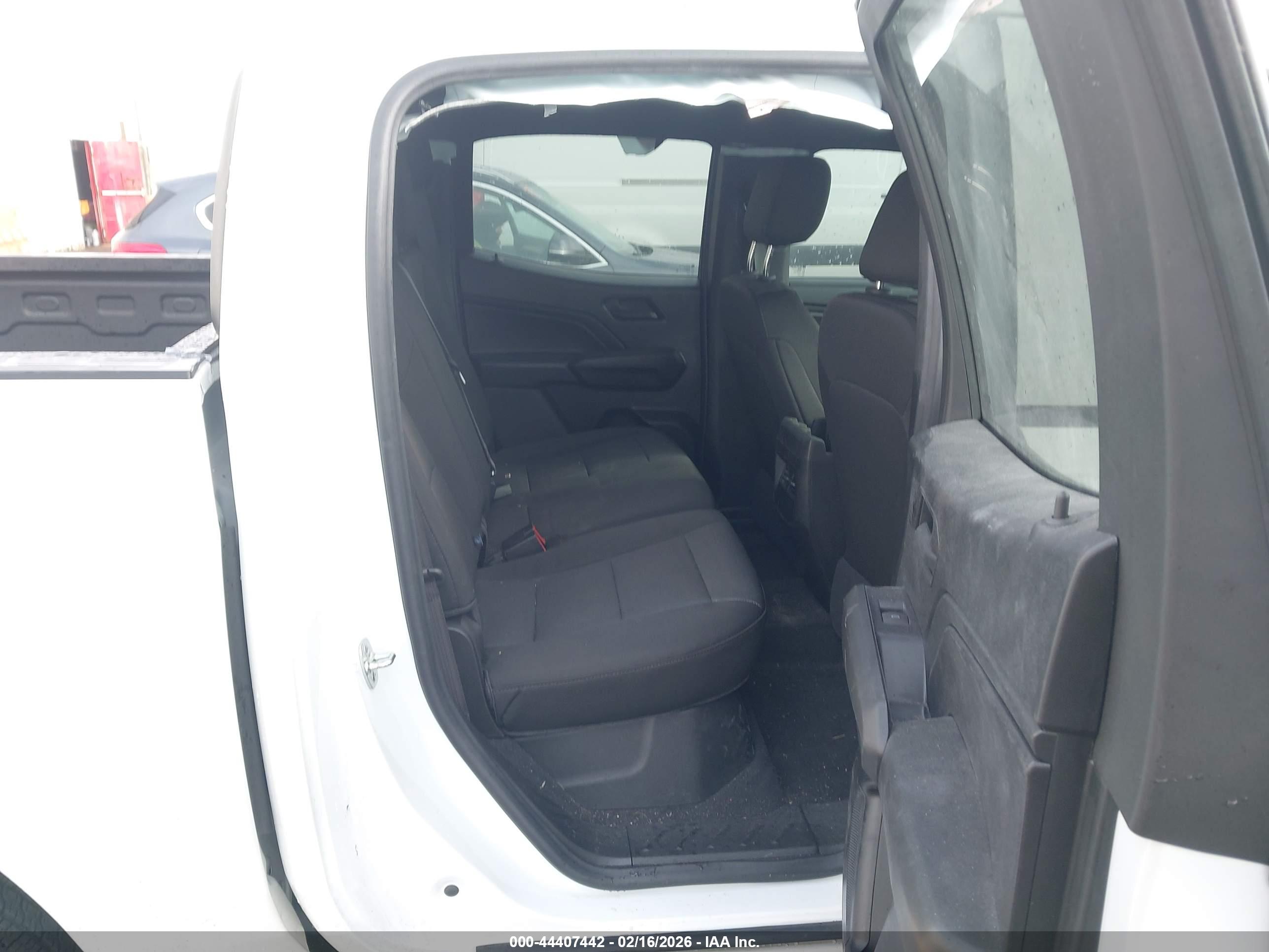 CHEVROLET COLORADO image 8