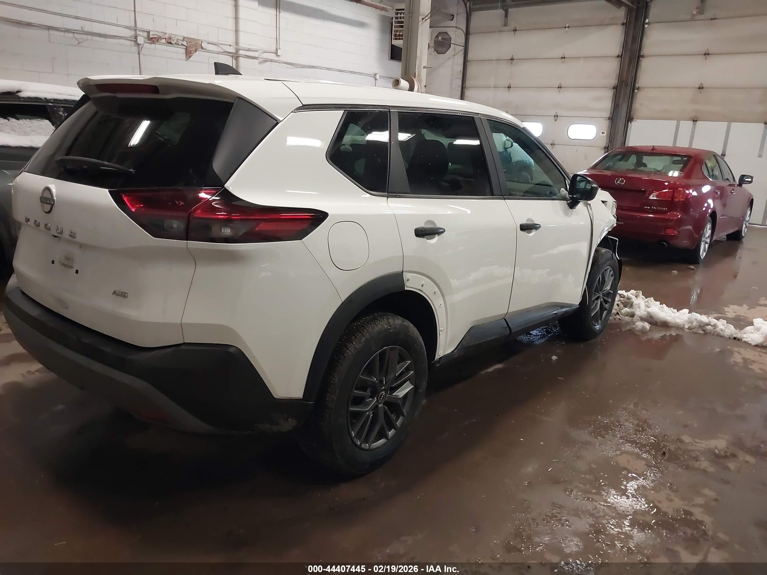 NISSAN ROGUE image 4