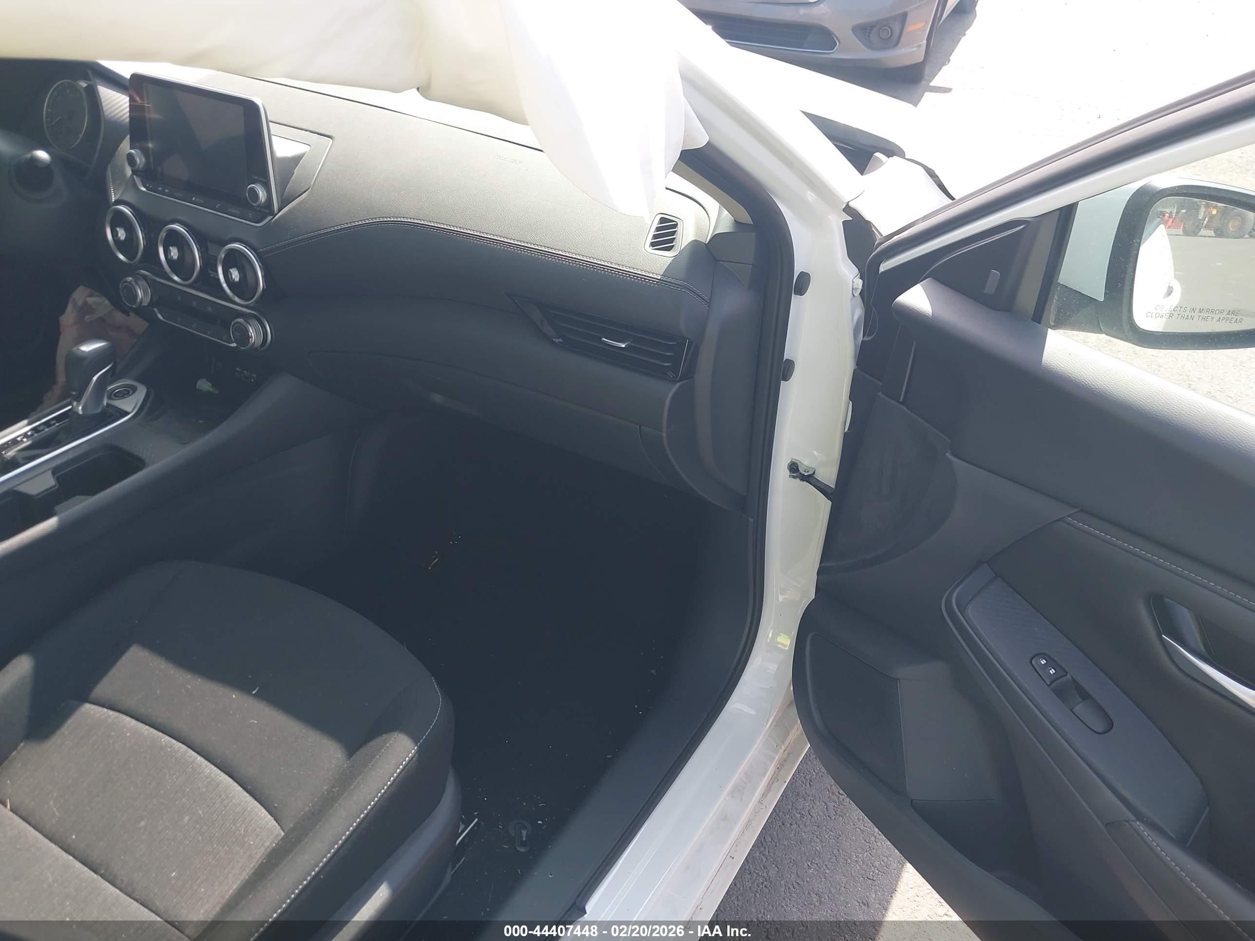 NISSAN SENTRA image 5