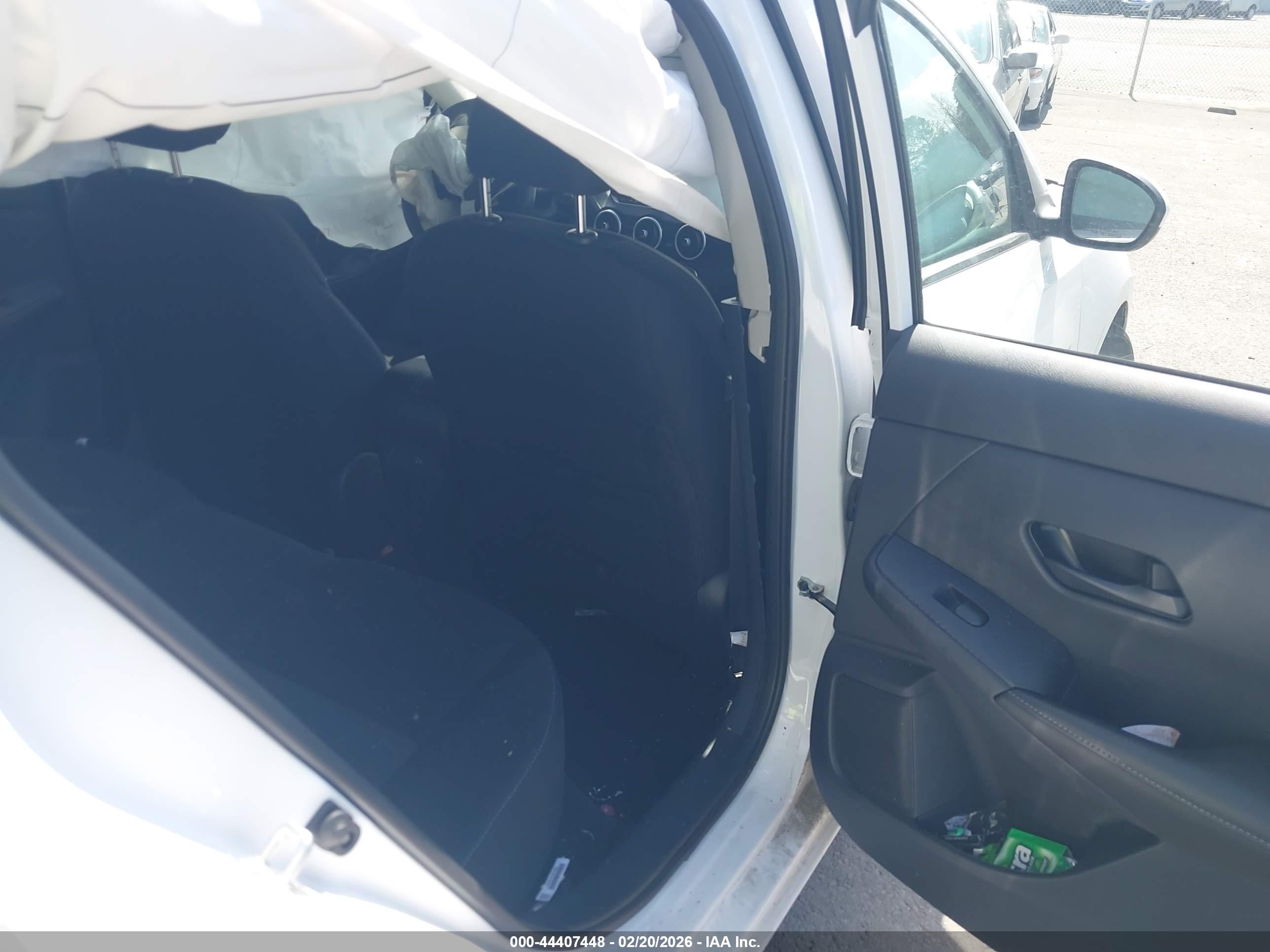 NISSAN SENTRA image 8