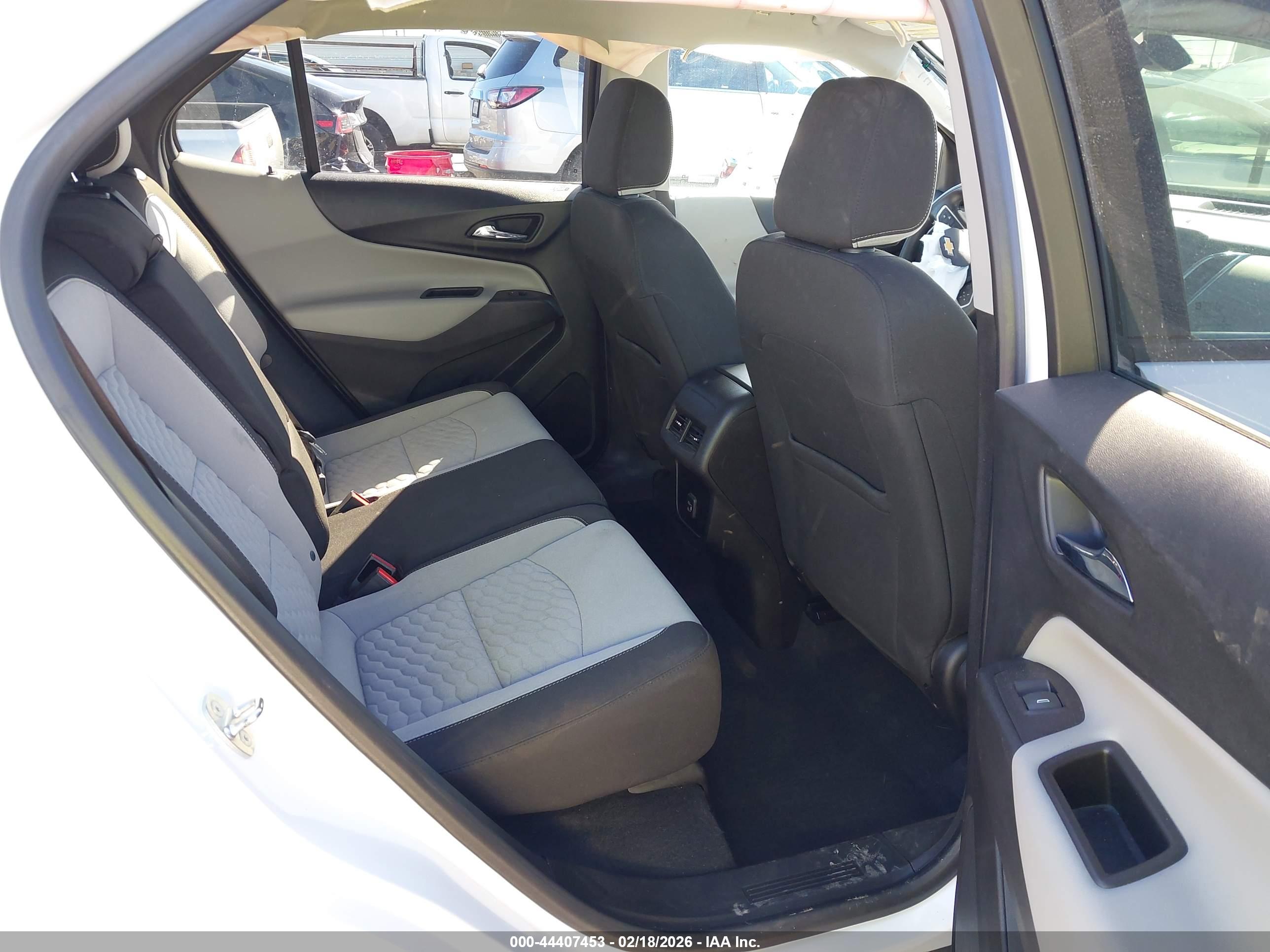 CHEVROLET EQUINOX image 8