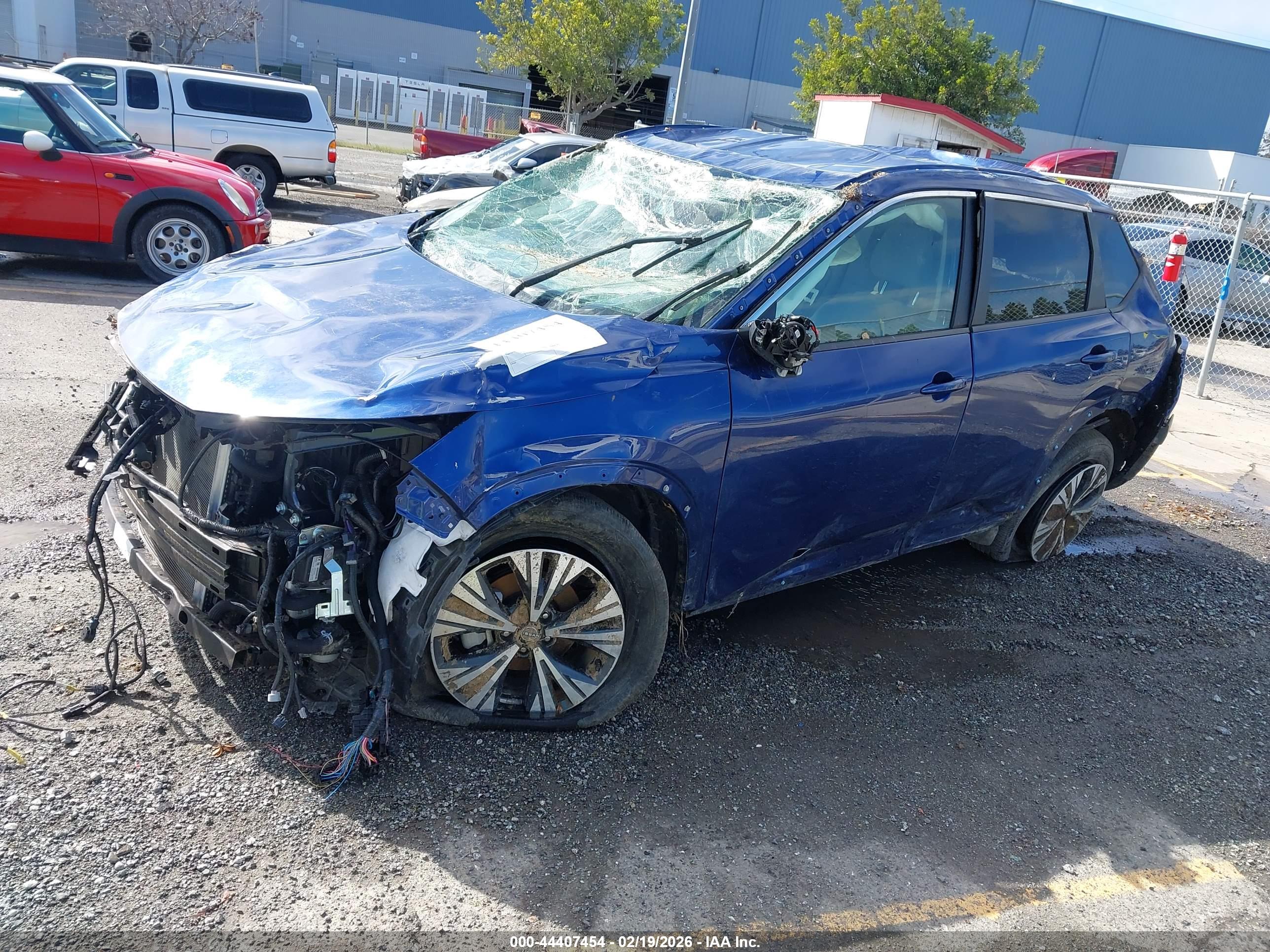 NISSAN ROGUE image 2