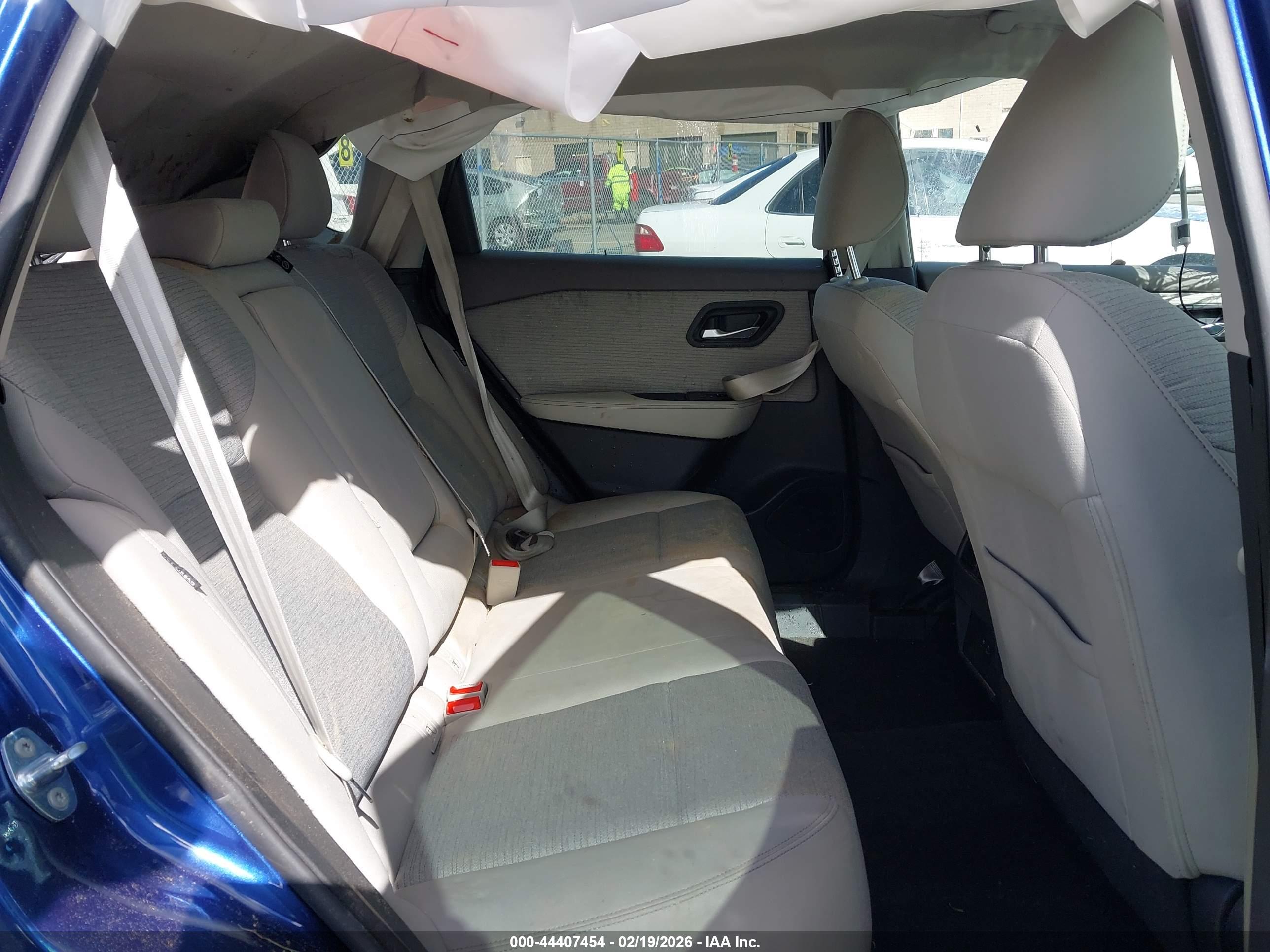NISSAN ROGUE image 8
