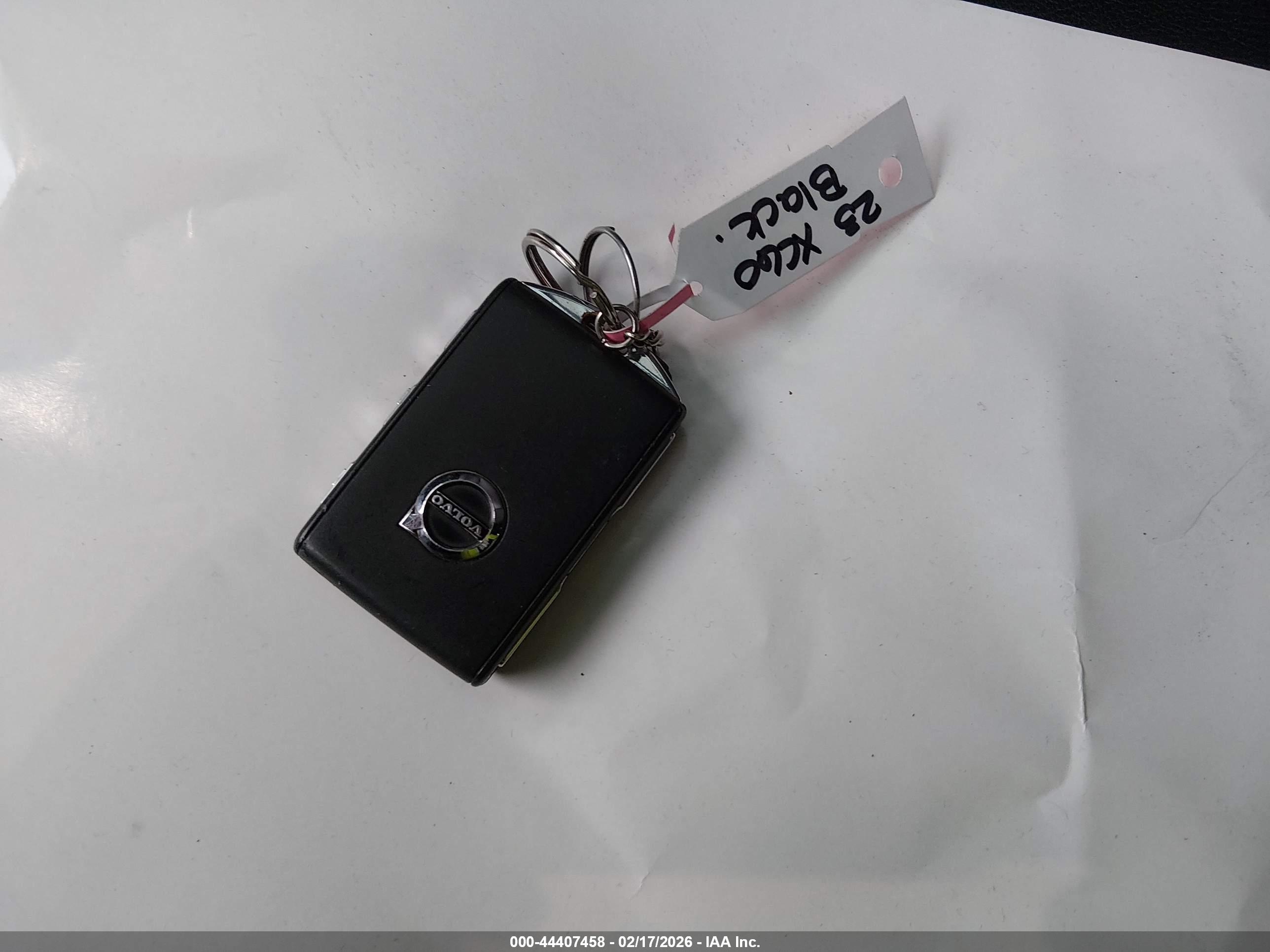 VOLVO XC60 image 11